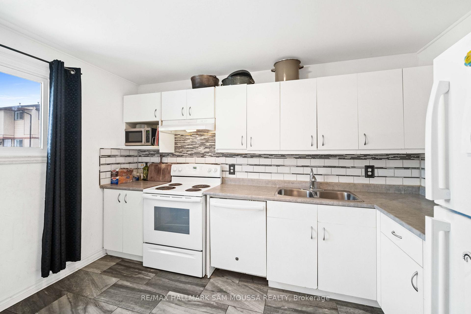 Photo 8 of Unit 42, 3173 Quail Drive, Ottawa, Sawmill Creek/Timbermill — HOMEH