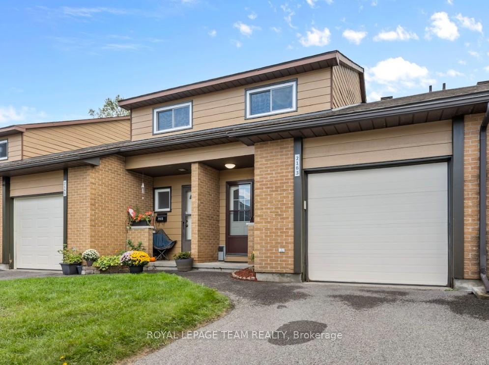 Photo 3 of 2163 Orient Park Drive, Ottawa, Blackburn Hamlet (South) — HOMEH