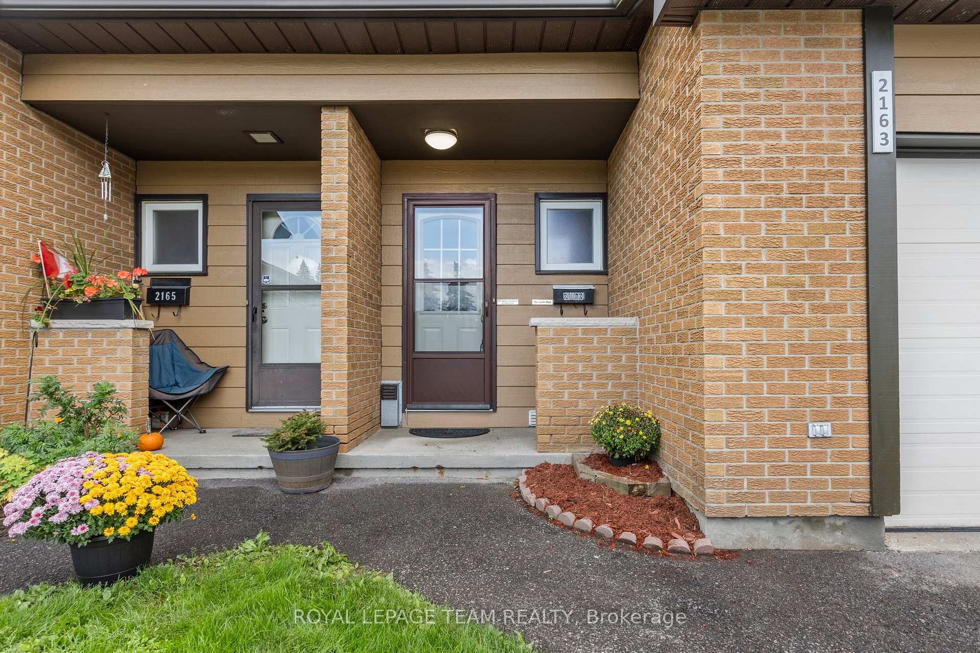 Photo 4 of 2163 Orient Park Drive, Ottawa, Blackburn Hamlet (South) — HOMEH