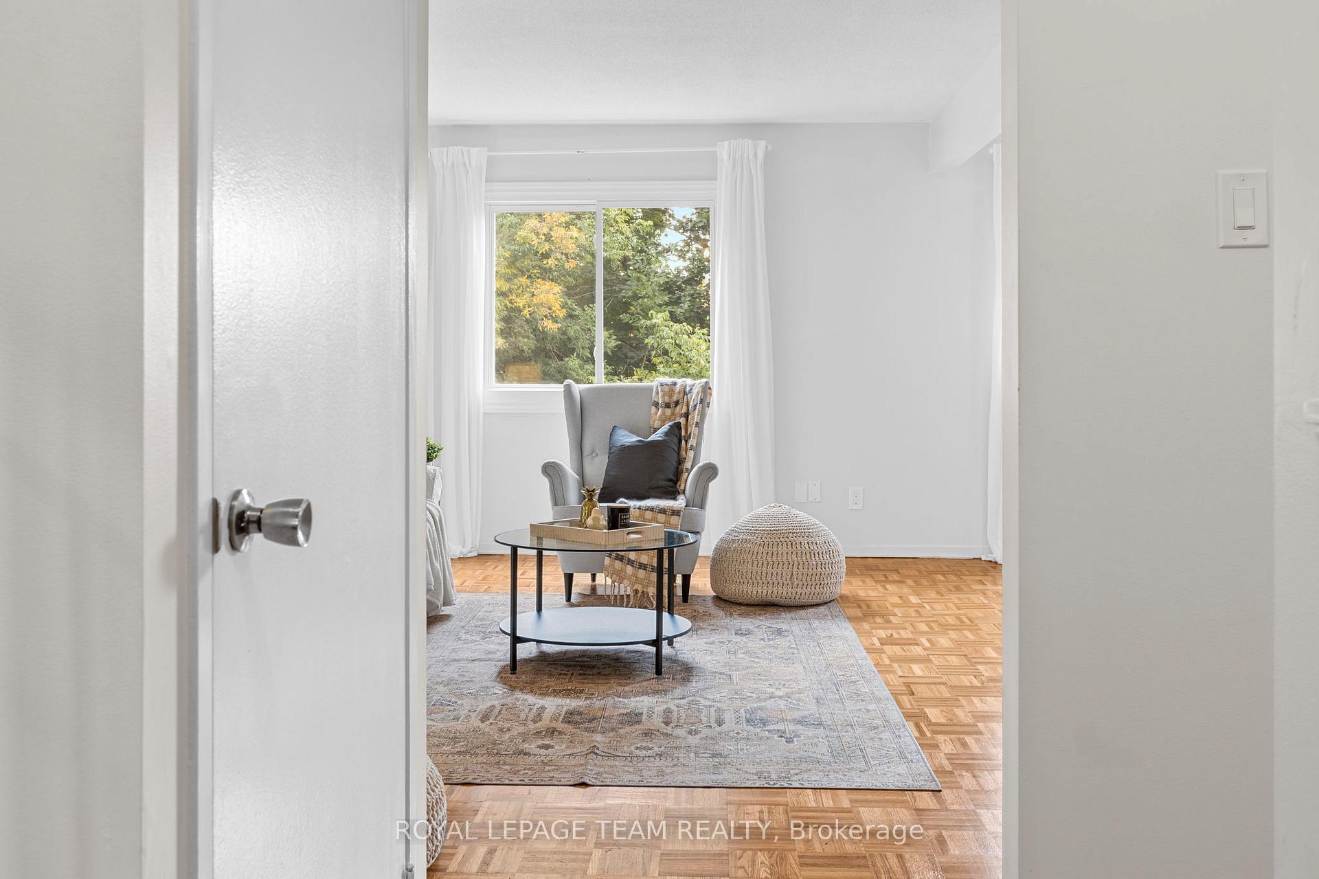 Photo 7 of 2163 Orient Park Drive, Ottawa, Blackburn Hamlet (South) — HOMEH