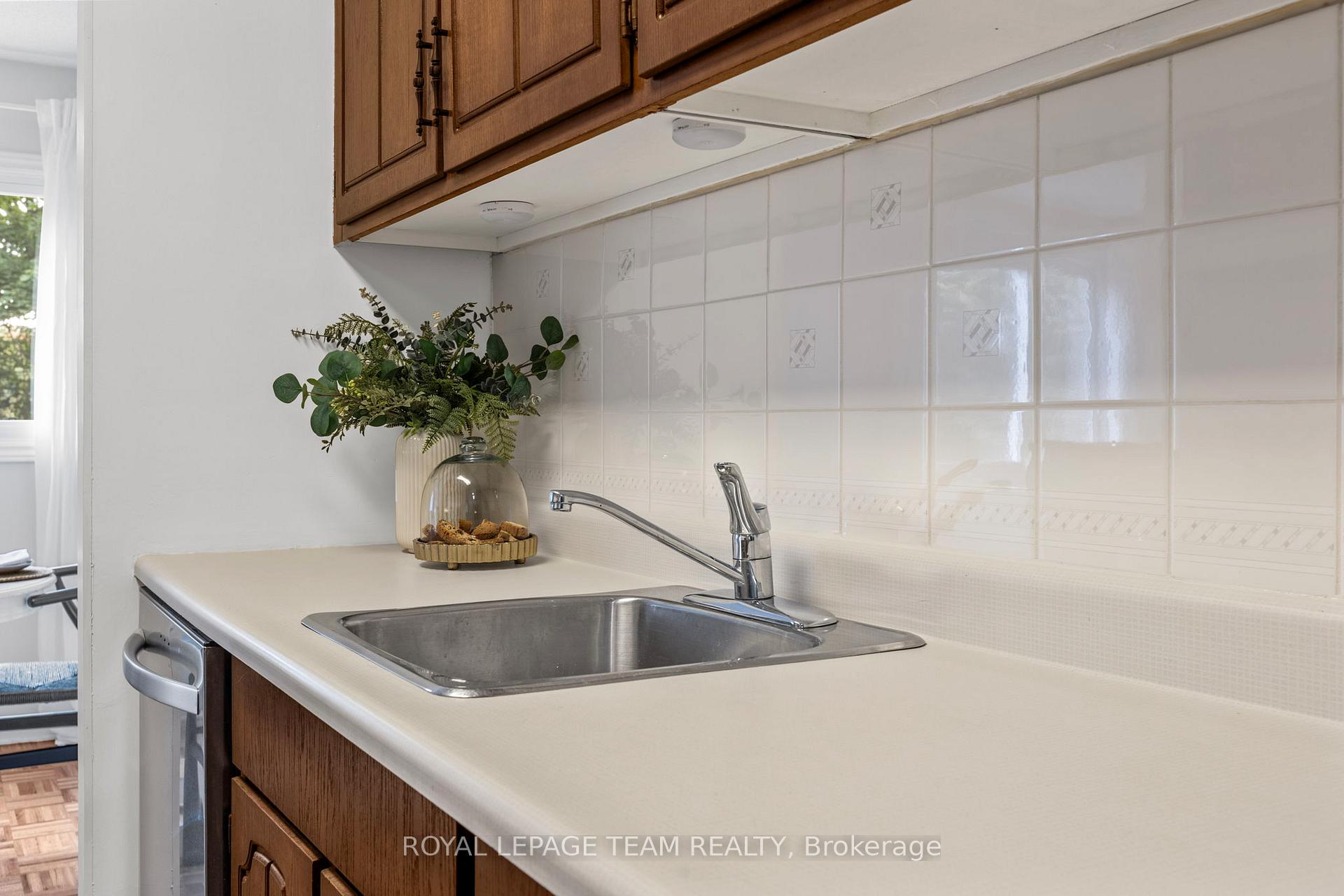 Photo 18 of 2163 Orient Park Drive, Ottawa, Blackburn Hamlet (South) — HOMEH