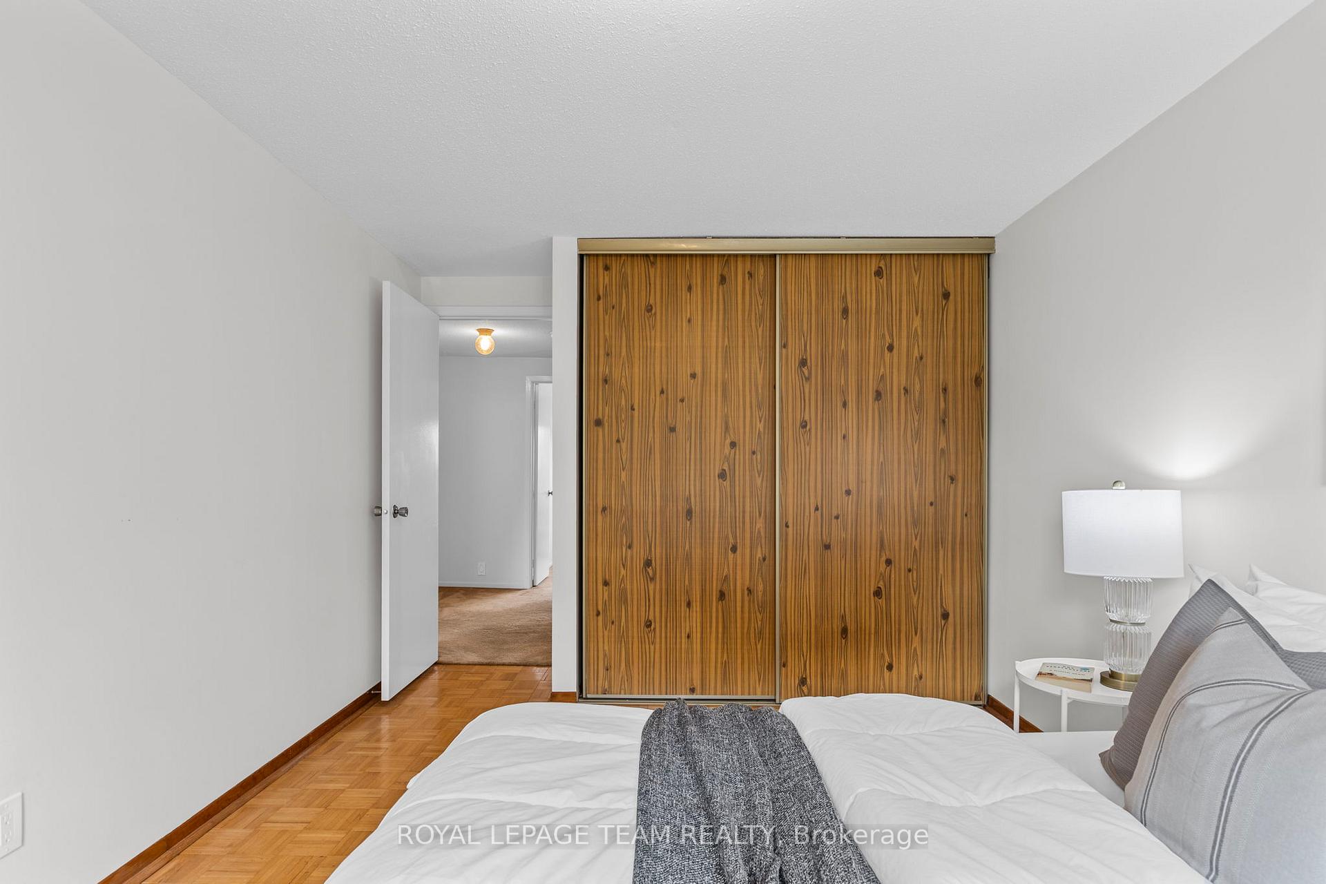 Photo 23 of 2163 Orient Park Drive, Ottawa, Blackburn Hamlet (South) — HOMEH