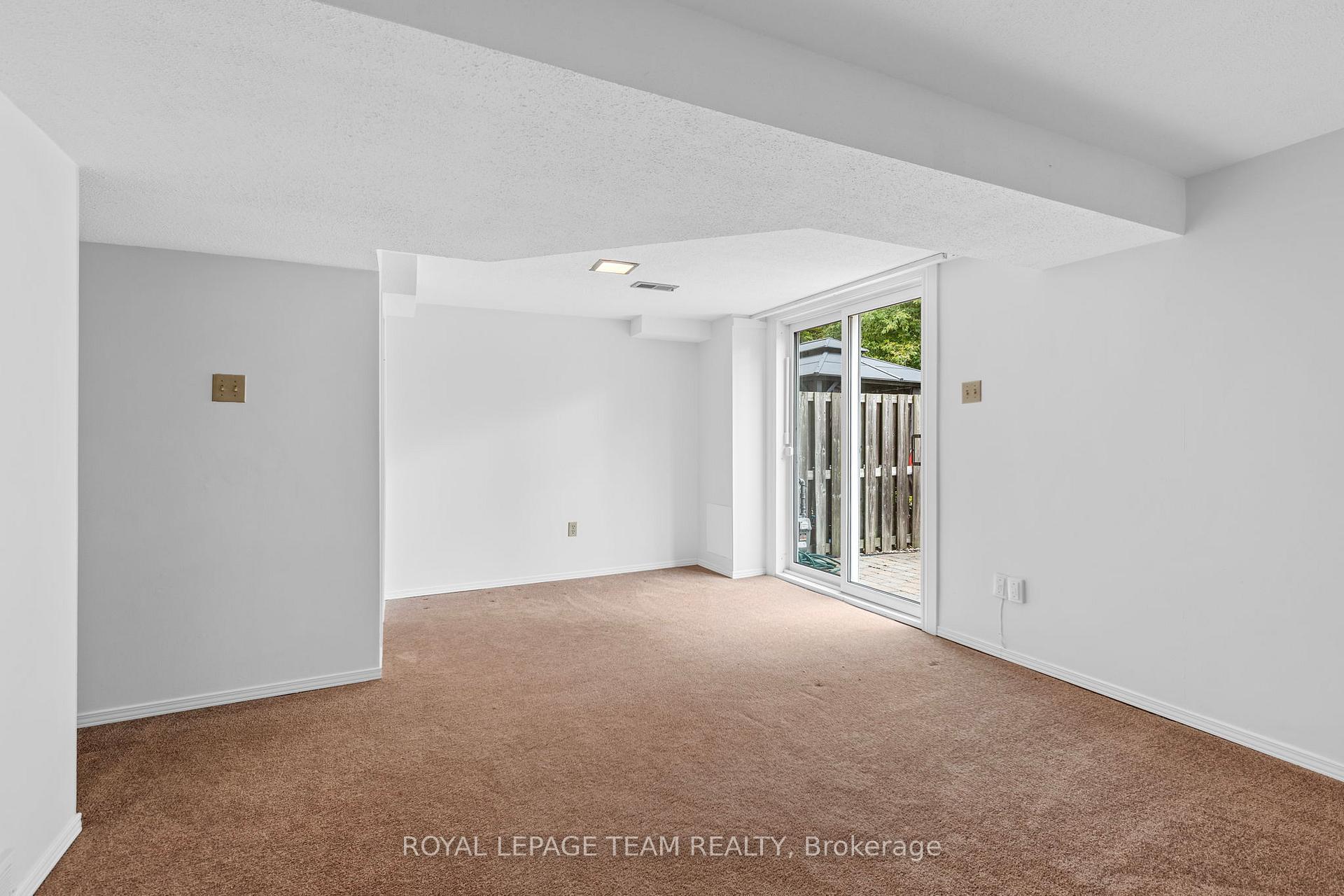 Photo 32 of 2163 Orient Park Drive, Ottawa, Blackburn Hamlet (South) — HOMEH