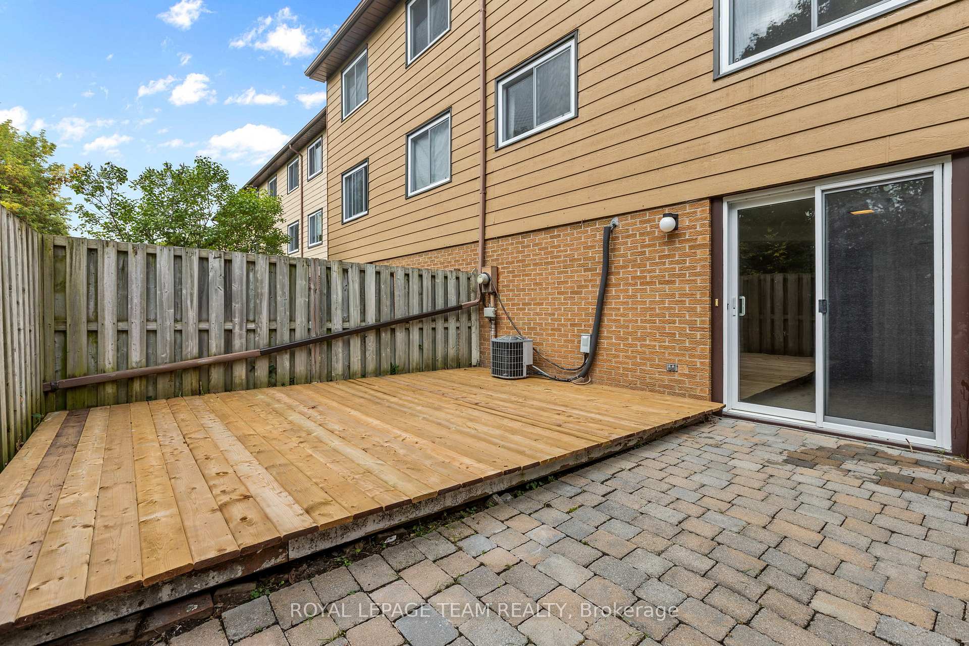 Photo 35 of 2163 Orient Park Drive, Ottawa, Blackburn Hamlet (South) — HOMEH