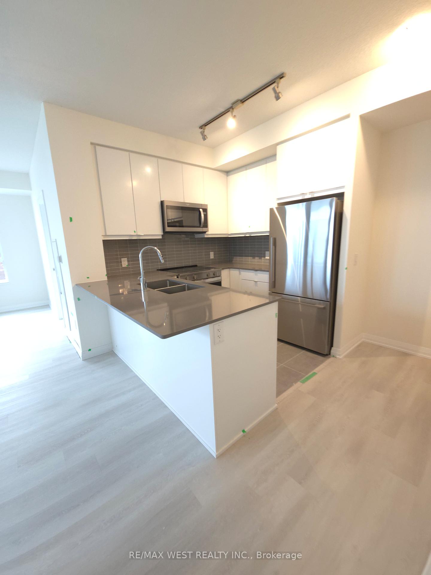 Photo 10 of Unit 708, 3260 Sheppard Avenue, Scarborough, Tam O'Shanter-Sullivan — HOMEH