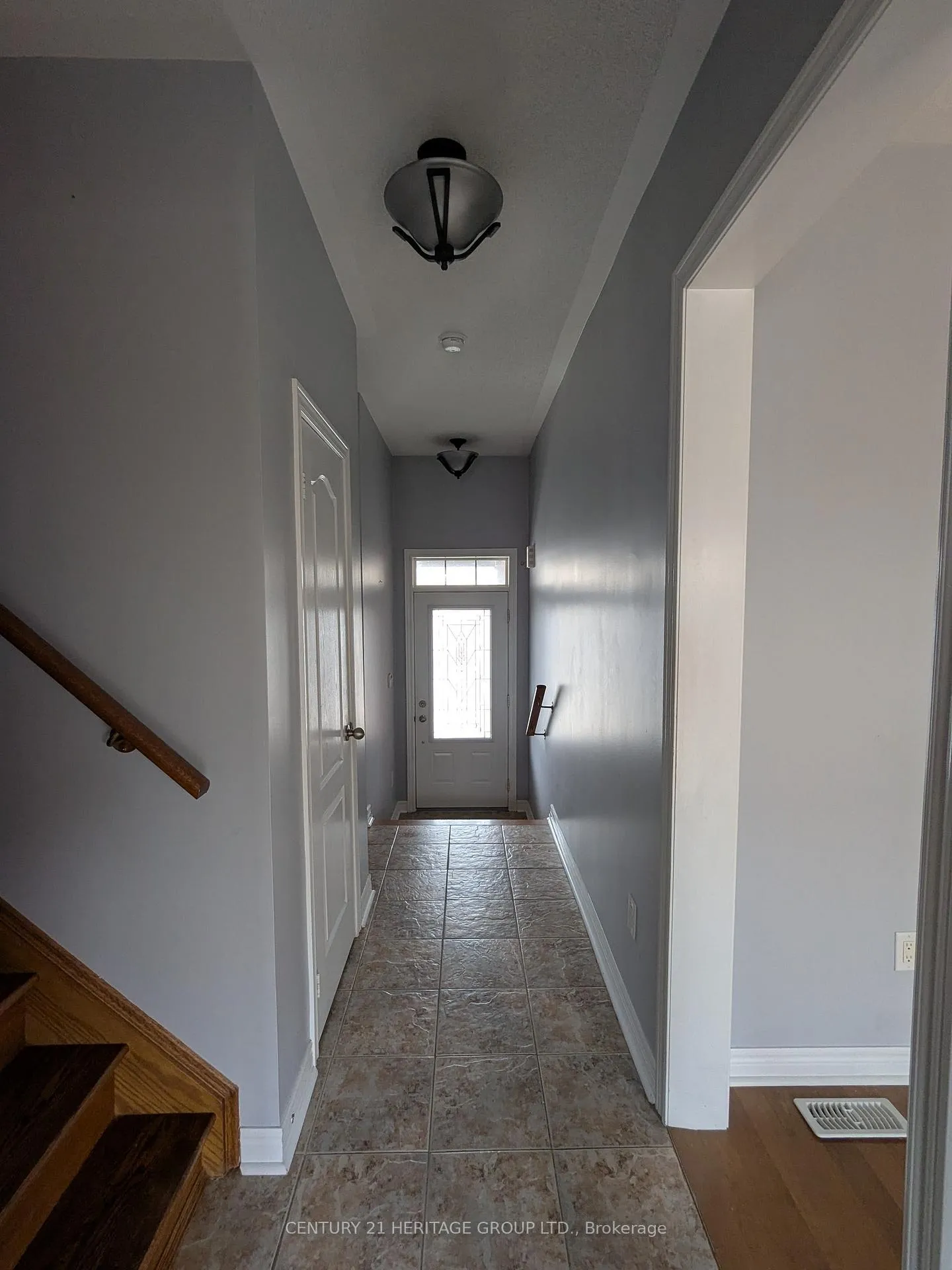 Photo 3 of 93 Pearcey Crescent, Barrie, West Bayfield — HOMEH