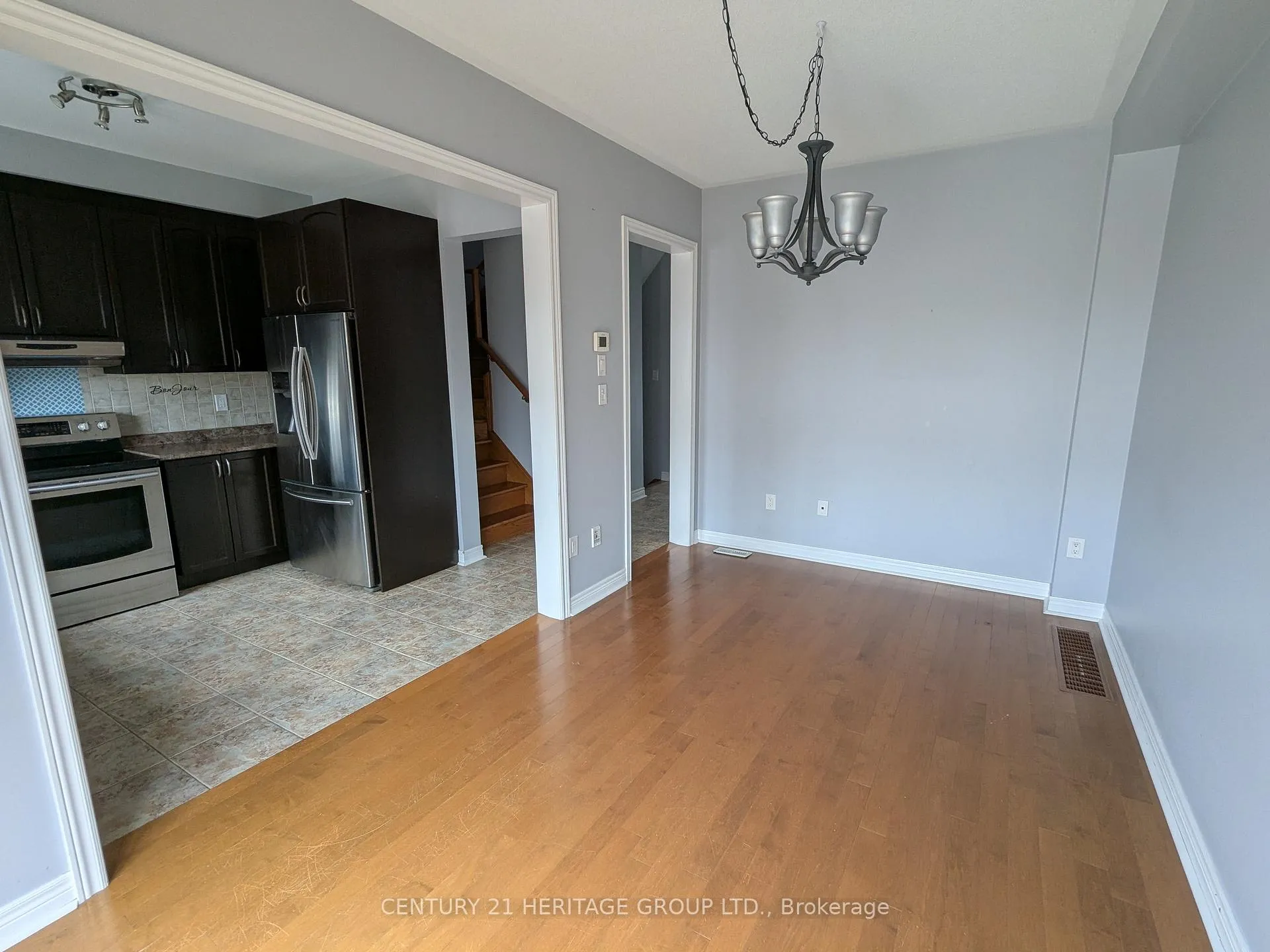 Photo 5 of 93 Pearcey Crescent, Barrie, West Bayfield — HOMEH