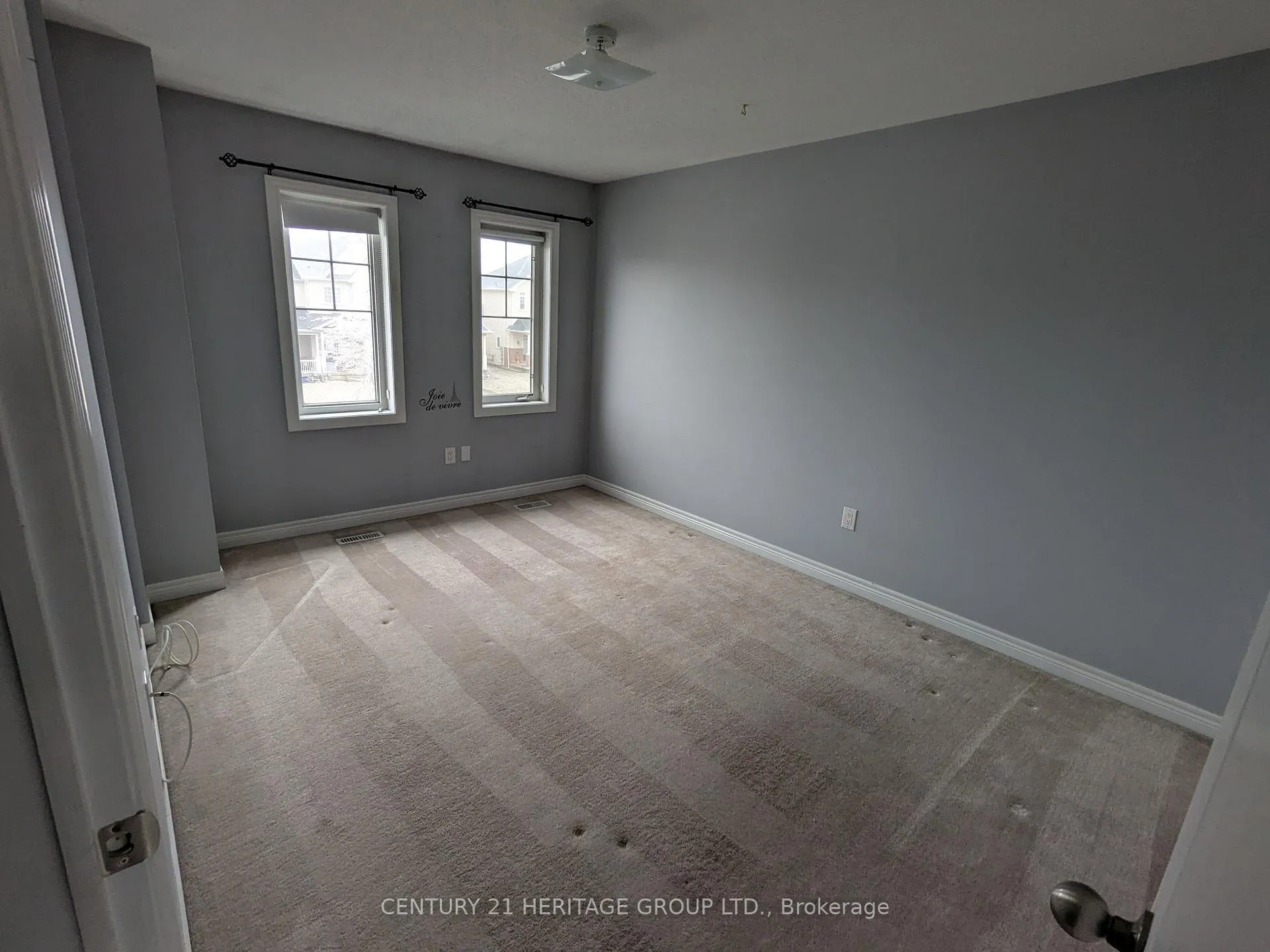 Photo 10 of 93 Pearcey Crescent, Barrie, West Bayfield — HOMEH