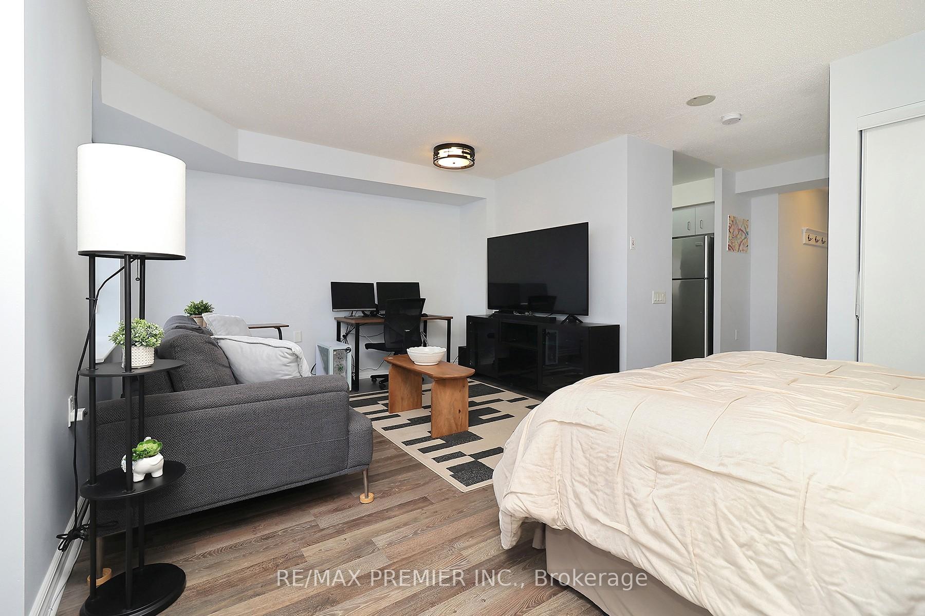 Photo 3 of Unit 721, 650 Lawrence Avenue, Toronto, Englemount-Lawrence — HOMEH