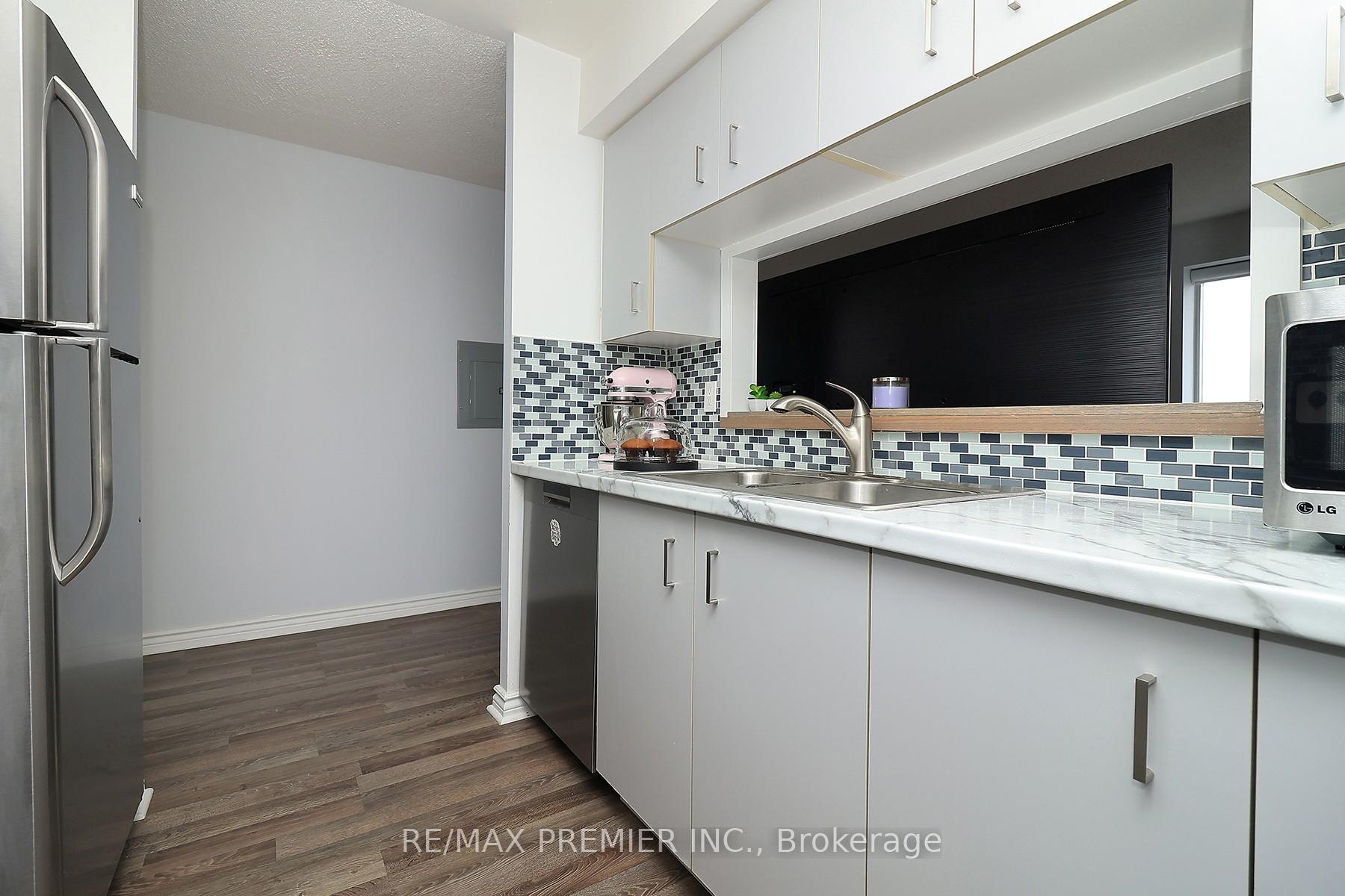 Photo 6 of Unit 721, 650 Lawrence Avenue, Toronto, Englemount-Lawrence — HOMEH