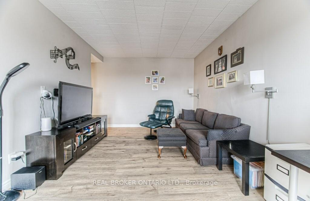 Photo 10 of Unit 702, 29 West Avenue W, Kitchener — HOMEH
