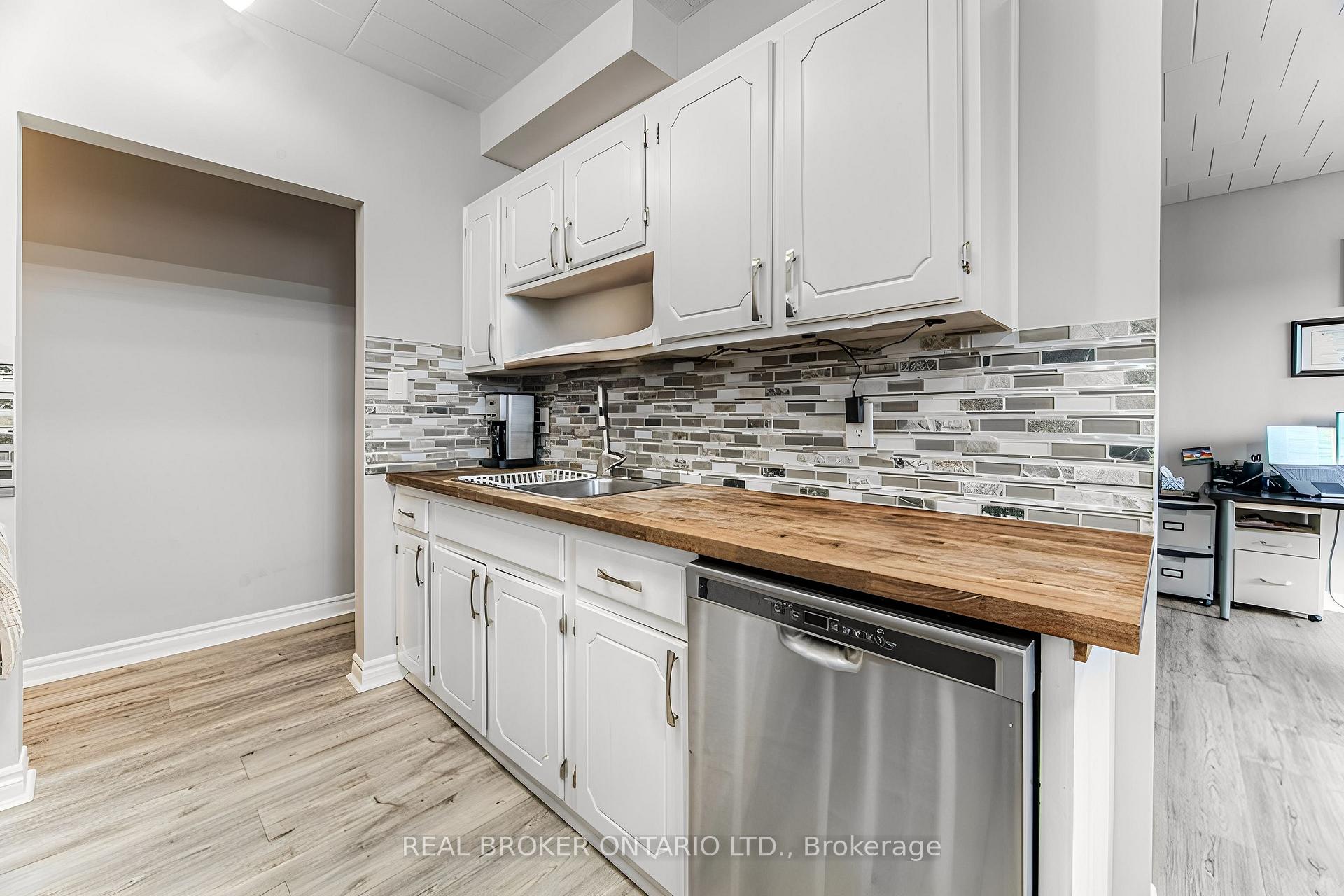 Photo 14 of Unit 702, 29 West Avenue W, Kitchener — HOMEH