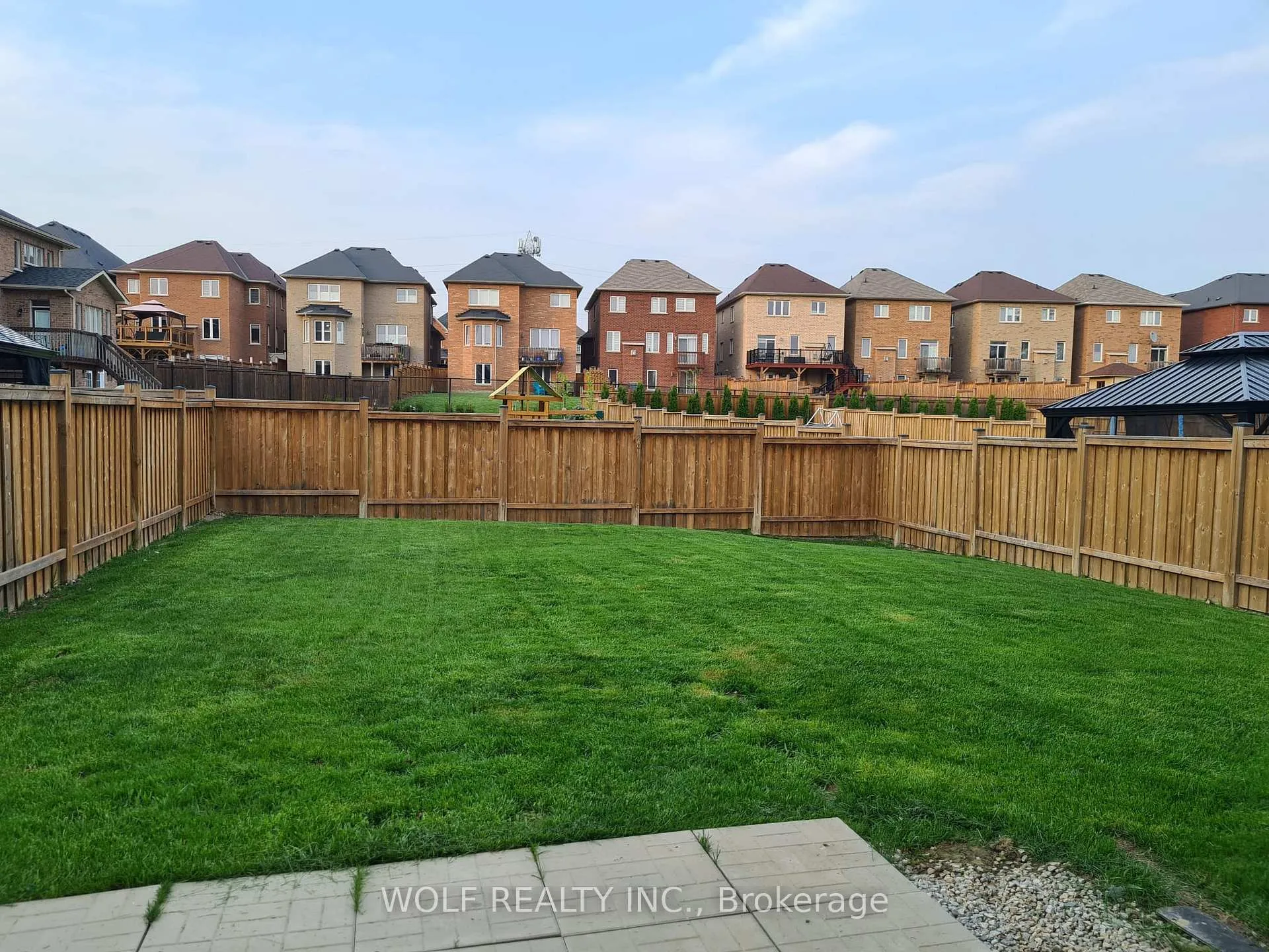 Photo 6 of 15 Covina Road, Brampton, Credit Valley — HOMEH