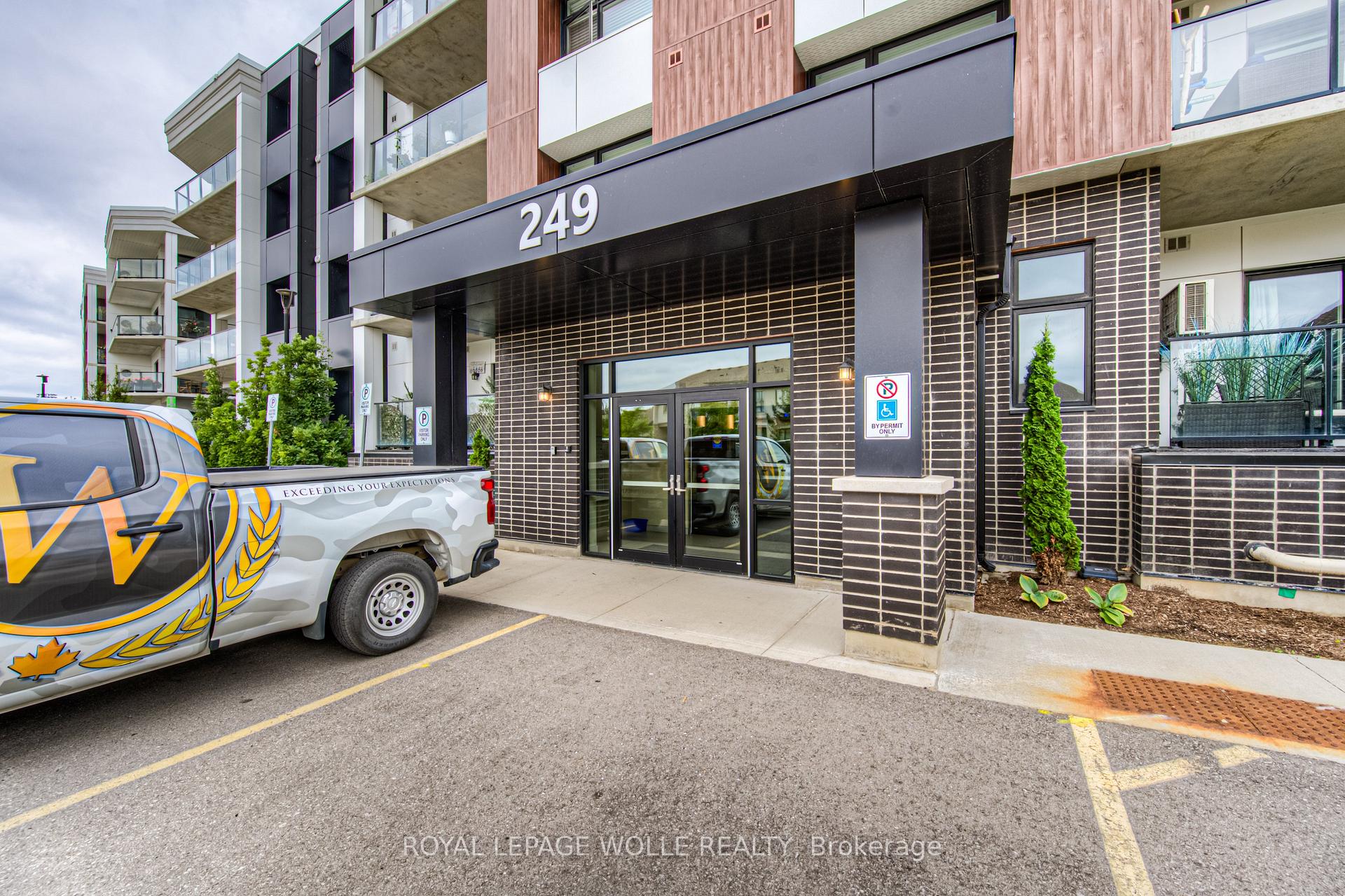 Photo 3 of Unit 303, 249 Grey Silo Road, Waterloo — HOMEH