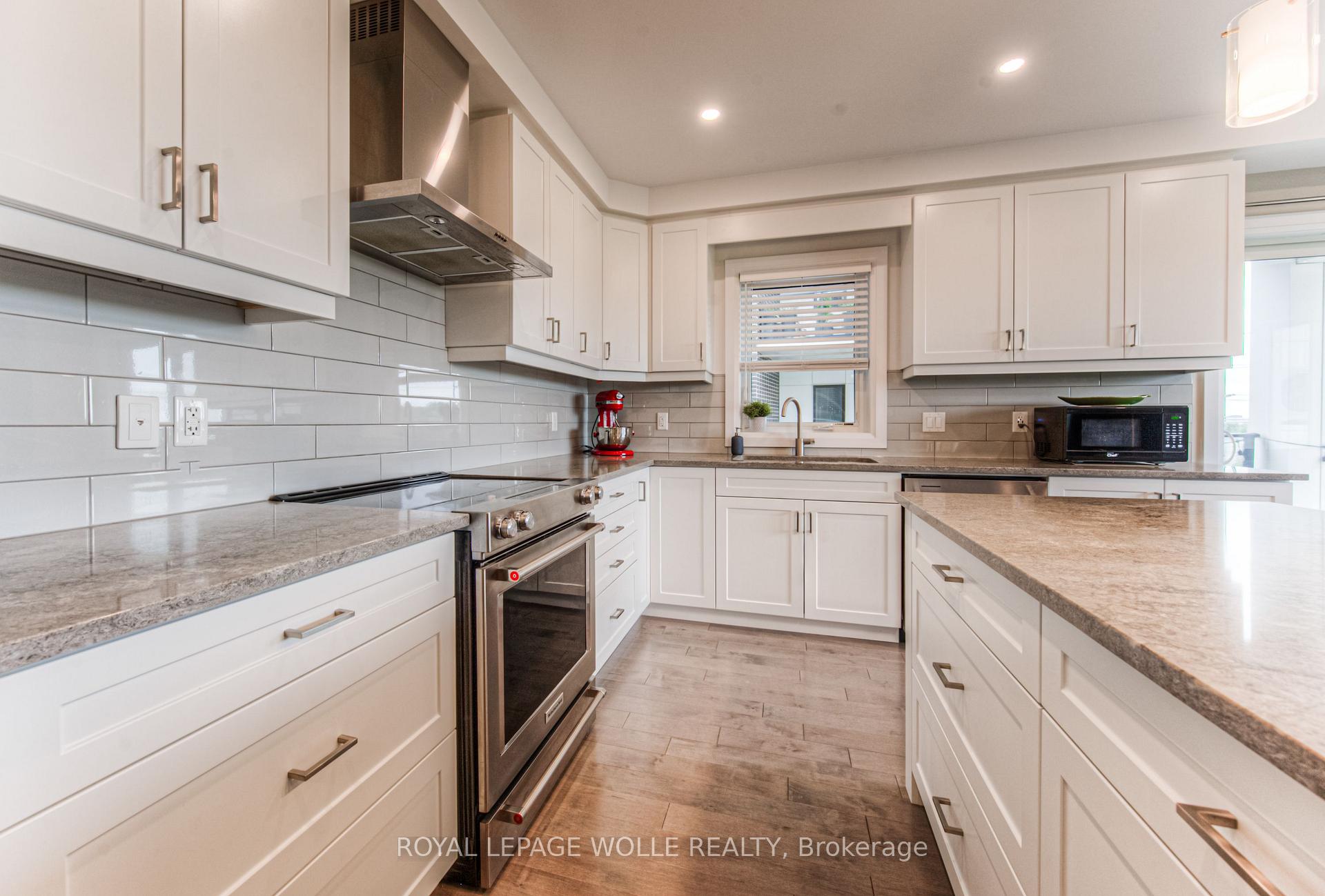 Photo 15 of Unit 303, 249 Grey Silo Road, Waterloo — HOMEH