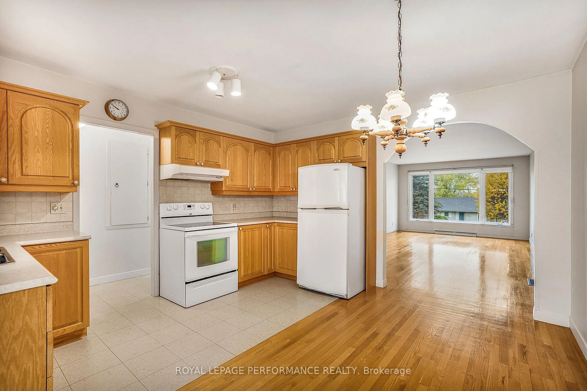 Photo 8 of 99 John Street, Champlain, L'Orignal — HOMEH