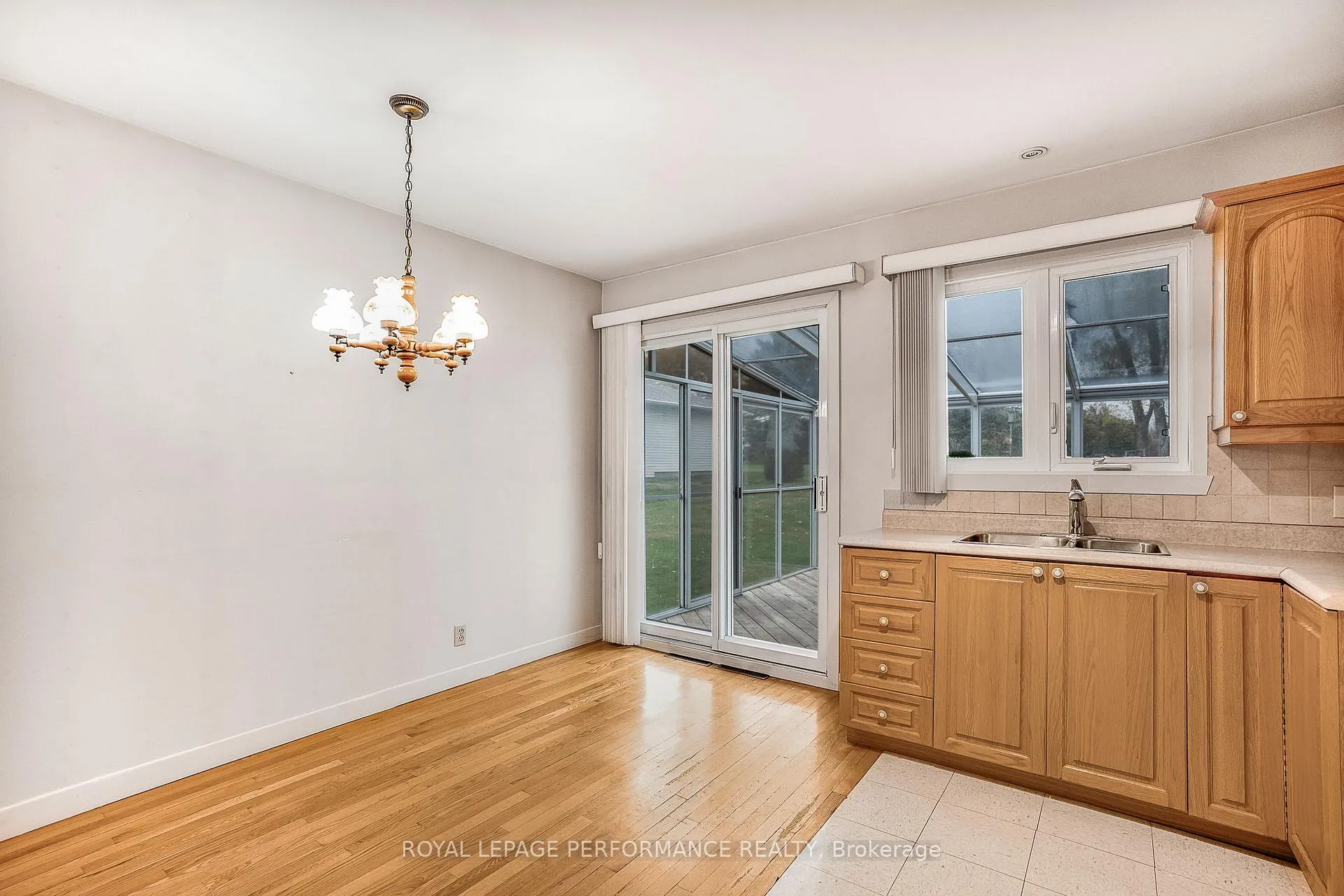 Photo 9 of 99 John Street, Champlain, L'Orignal — HOMEH