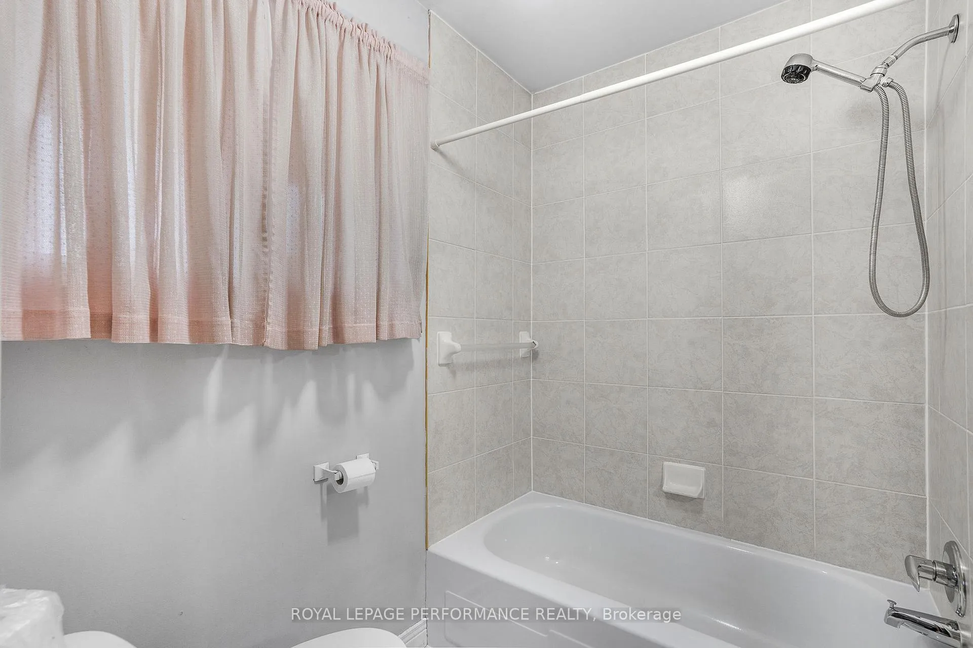 Photo 15 of 99 John Street, Champlain, L'Orignal — HOMEH