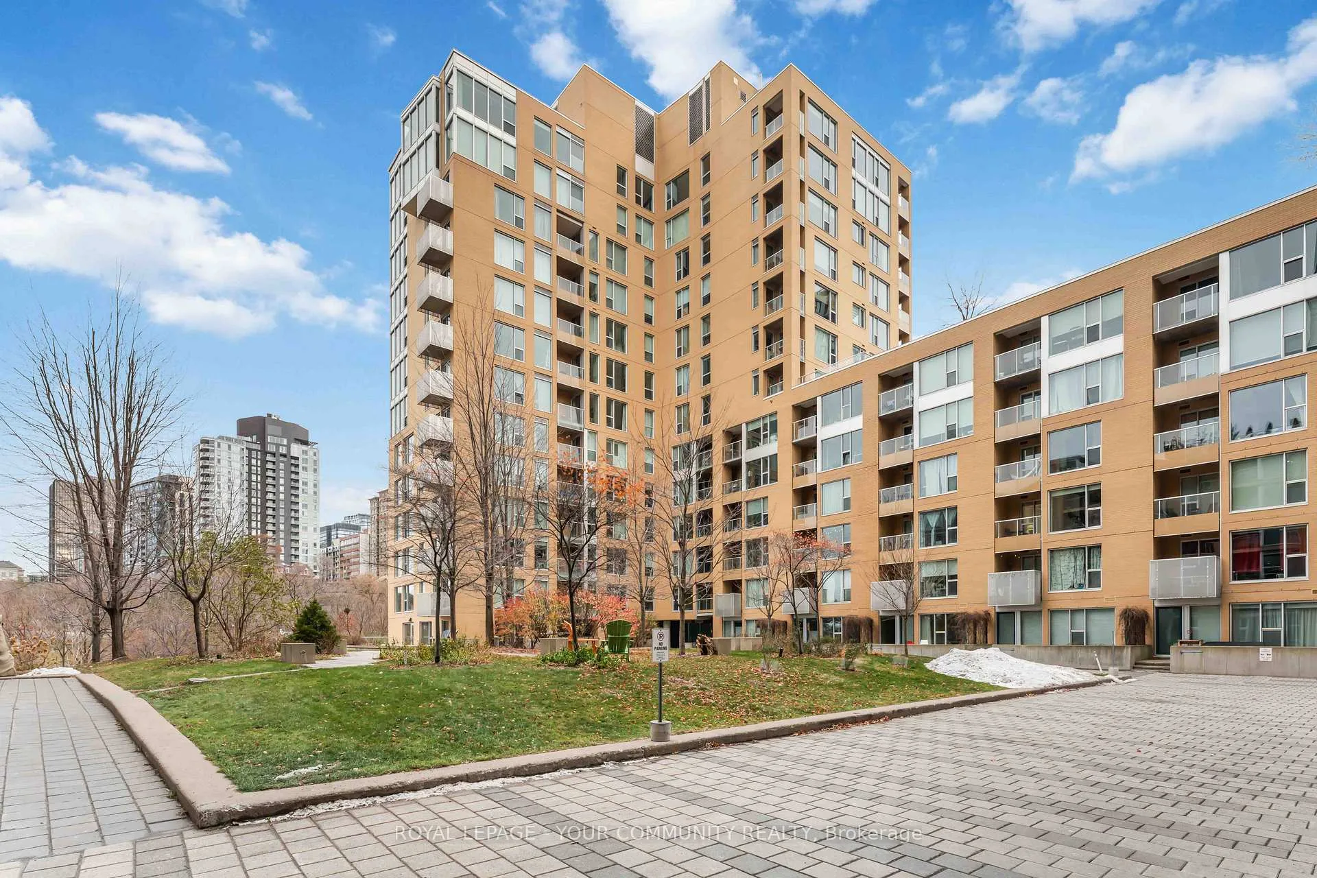 Front of Unit 807, 250 Lett Street