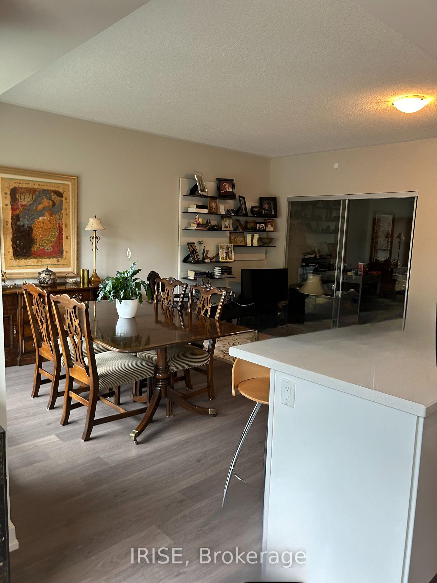 Photo 3 of Unit 312, 555 William Graham Drive N, Aurora, Rural Aurora — HOMEH