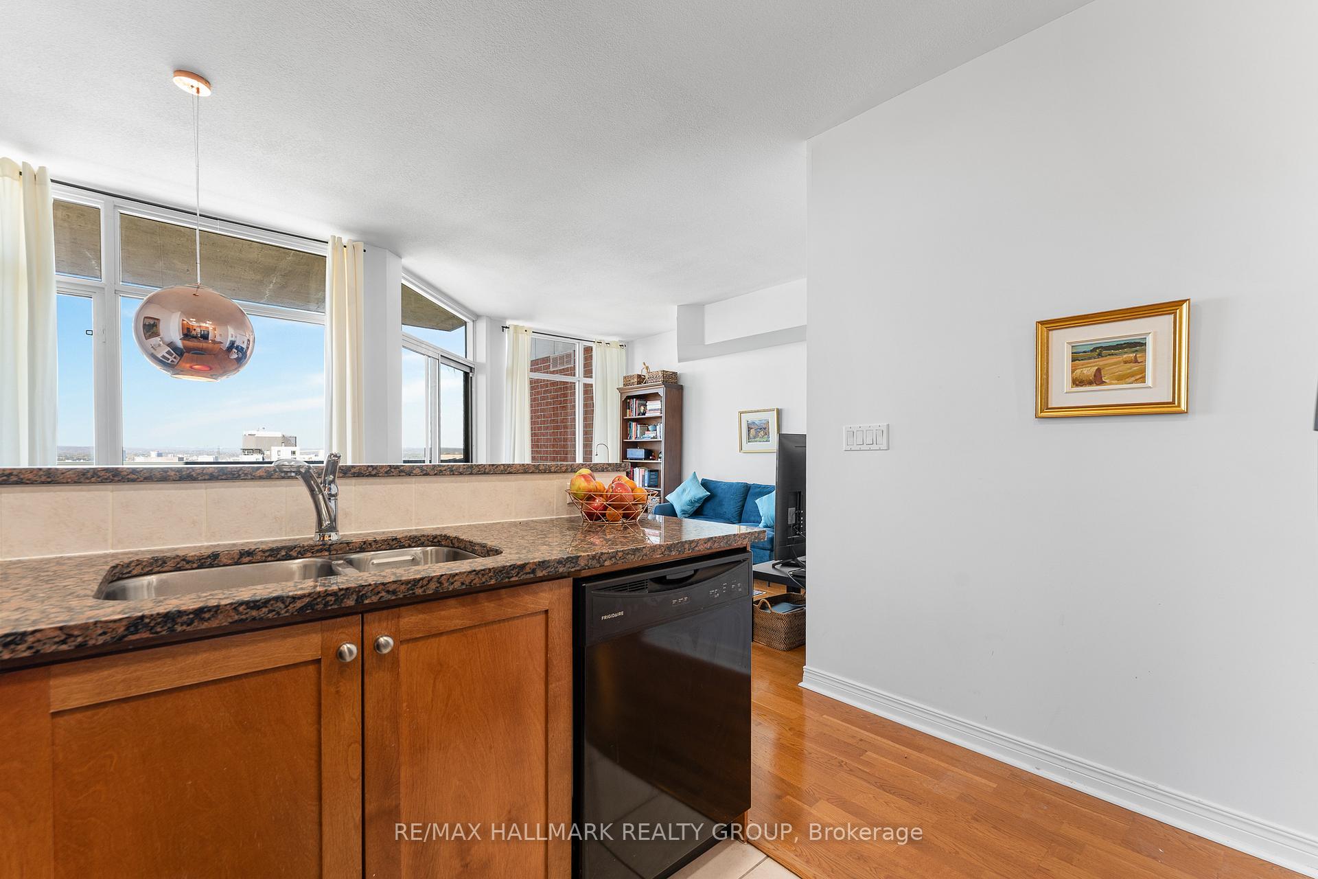 Photo 23 of Unit 2202, 570 Laurier Avenue W, Ottawa, Ottawa Centre — HOMEH