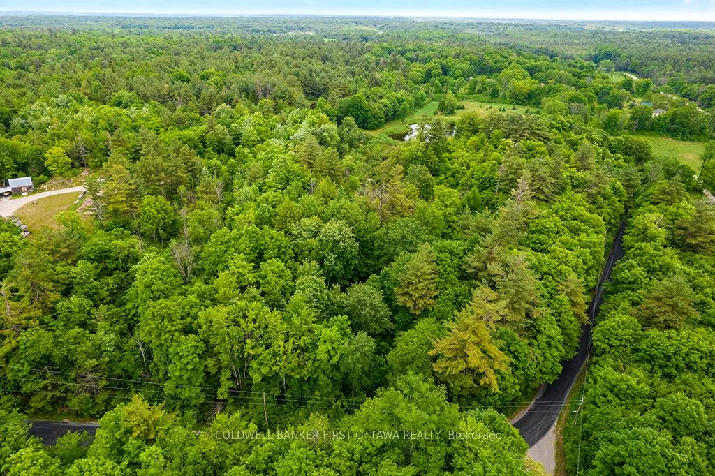 Photo 3 of 408 Doran Road, Tay Valley, Bathurst/Burgess & Sherbrooke (Bathurst) Twp — HOMEH