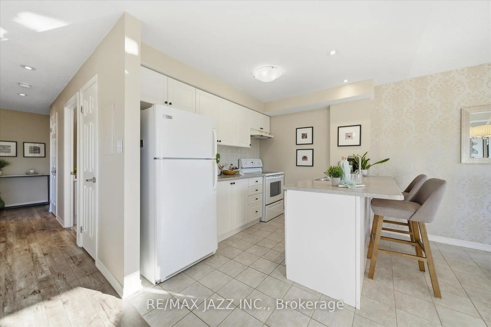 Photo 37 of Unit 310, 132 Aspen Springs Drive, Clarington, Bowmanville — HOMEH