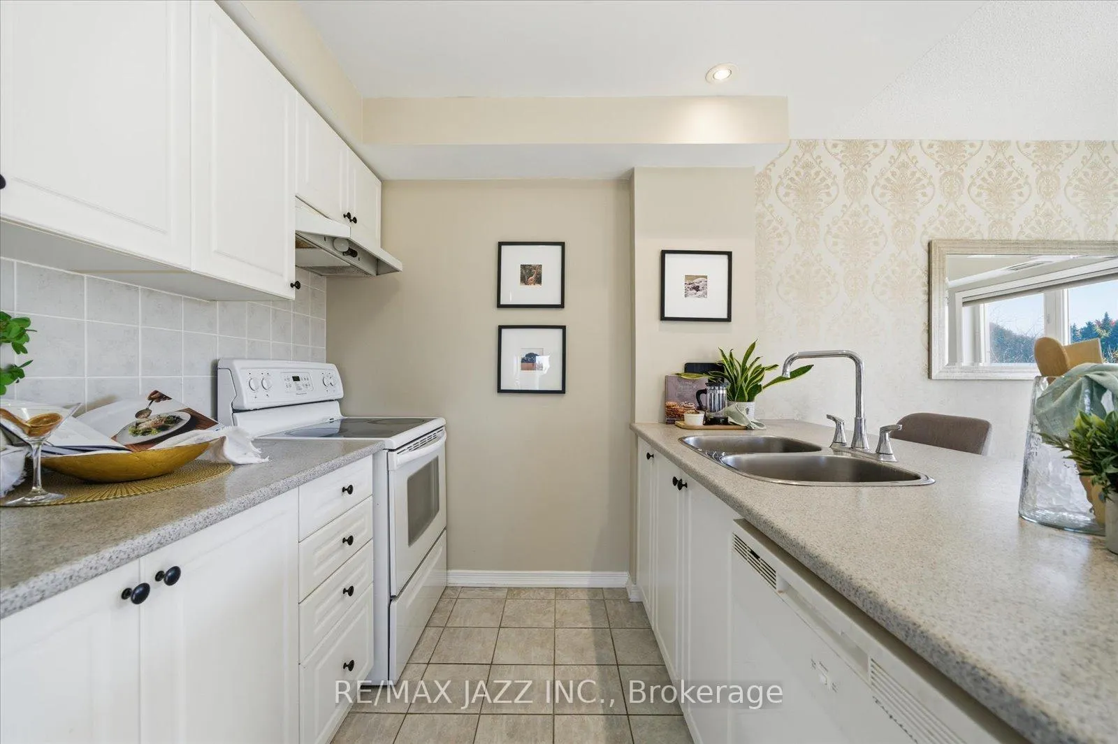 Photo 41 of Unit 310, 132 Aspen Springs Drive, Clarington, Bowmanville — HOMEH