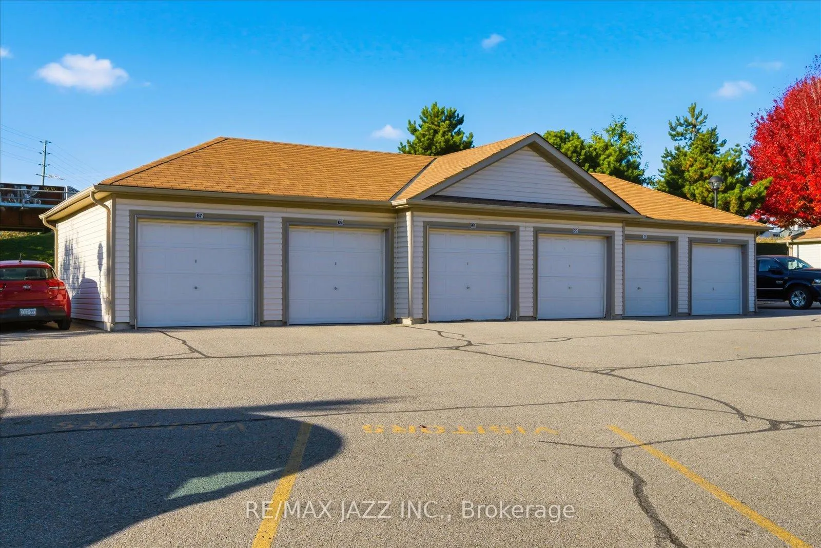 Photo 100 of Unit 310, 132 Aspen Springs Drive, Clarington, Bowmanville — HOMEH