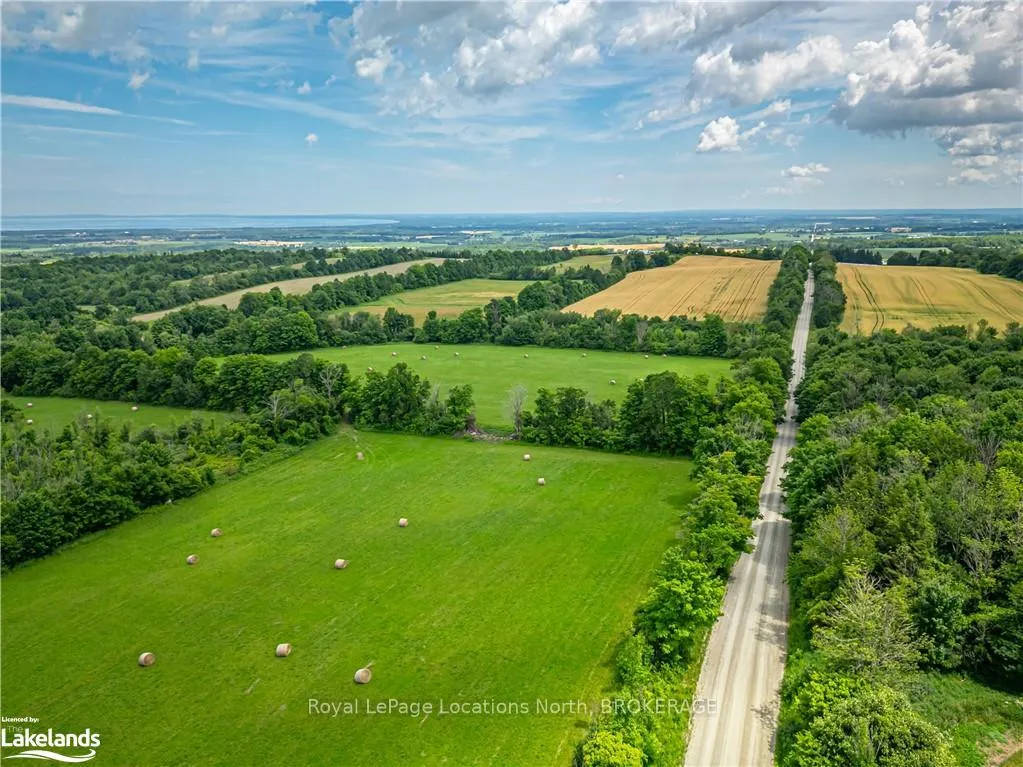 Photo 10 of 7958 21/22 Nottawasaga Side Road, Clearview, Rural Clearview — HOMEH