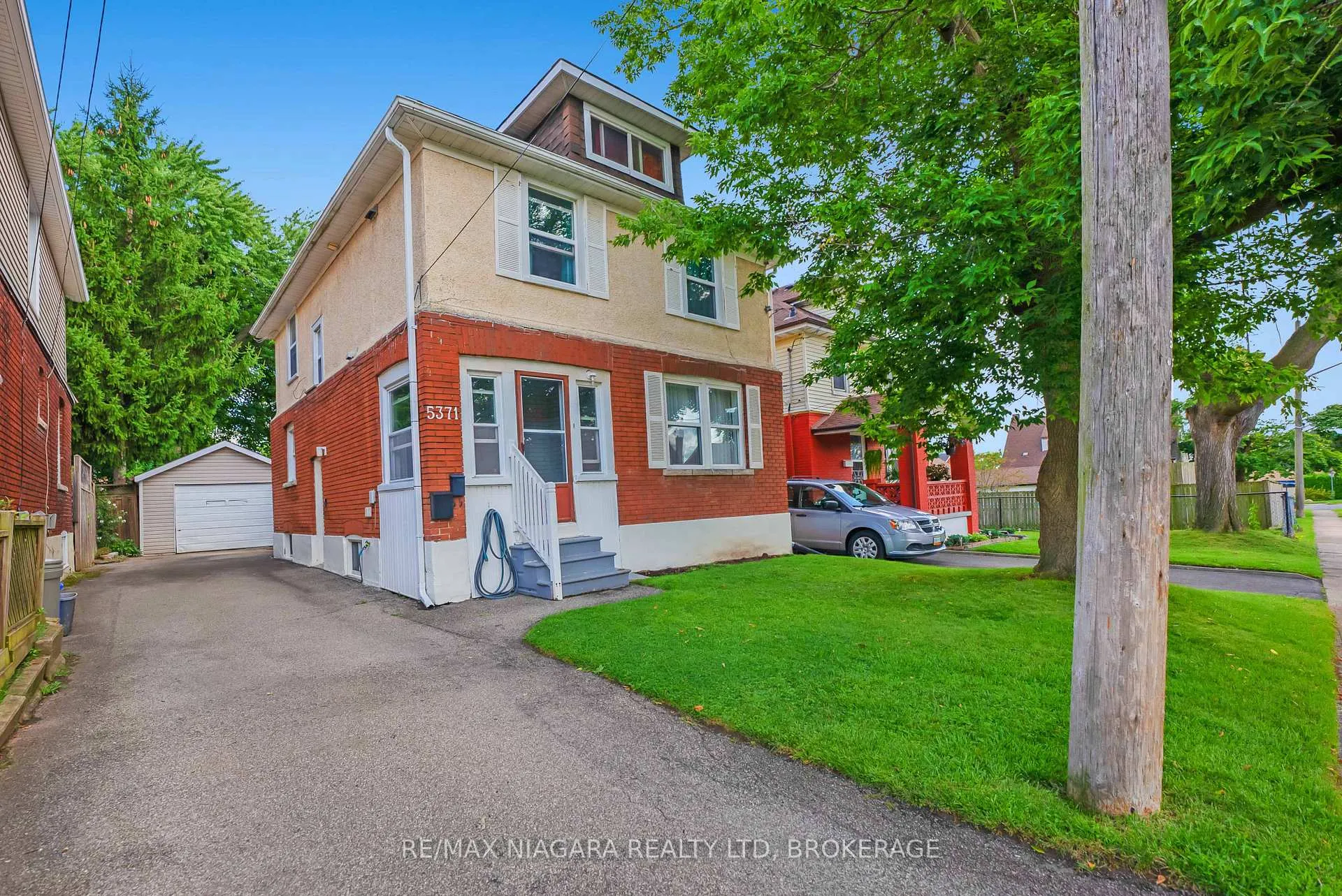 Front of 5371 Huron Street