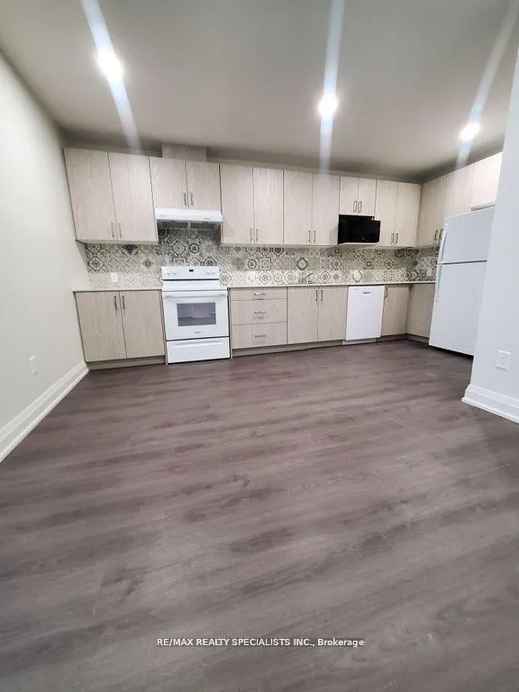 Photo 2 of Unit 303, 307 King Street E, Hamilton, Beasley — HOMEH