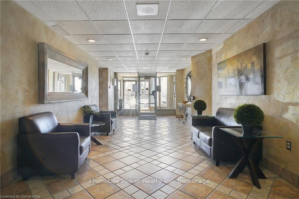 Photo 3 of Unit 910, 55 Green Valley Drive, Kitchener — HOMEH