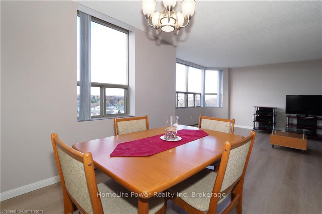Photo 17 of Unit 910, 55 Green Valley Drive, Kitchener — HOMEH