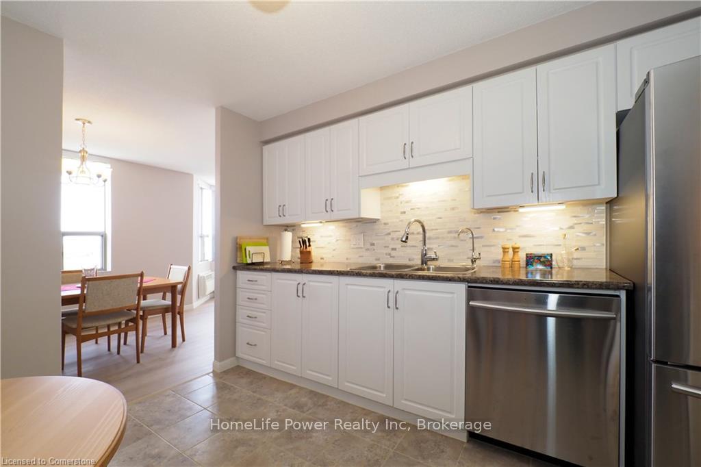 Photo 19 of Unit 910, 55 Green Valley Drive, Kitchener — HOMEH