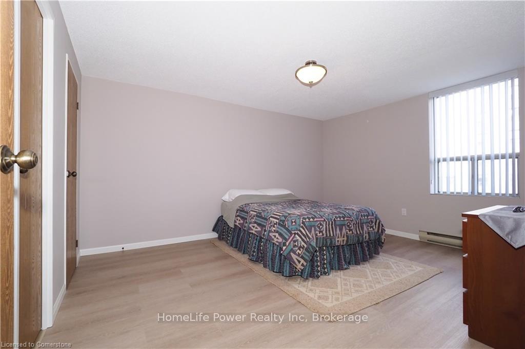 Photo 21 of Unit 910, 55 Green Valley Drive, Kitchener — HOMEH