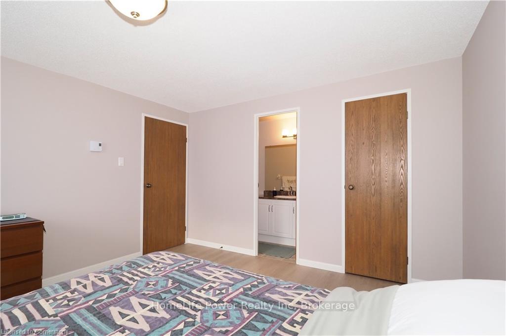 Photo 22 of Unit 910, 55 Green Valley Drive, Kitchener — HOMEH