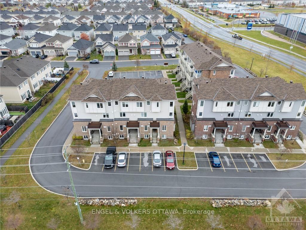 Photo 3 of 218 SHANLY Private, Ottawa, Barrhaven - Stonebridge — HOMEH