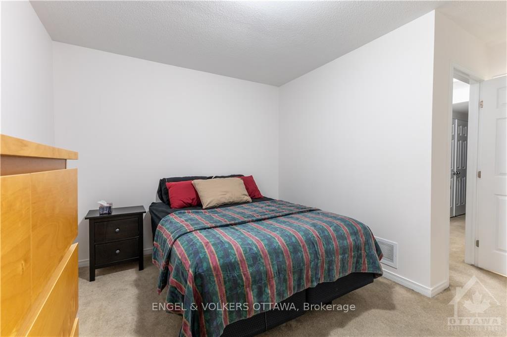 Photo 19 of 218 SHANLY Private, Ottawa, Barrhaven - Stonebridge — HOMEH