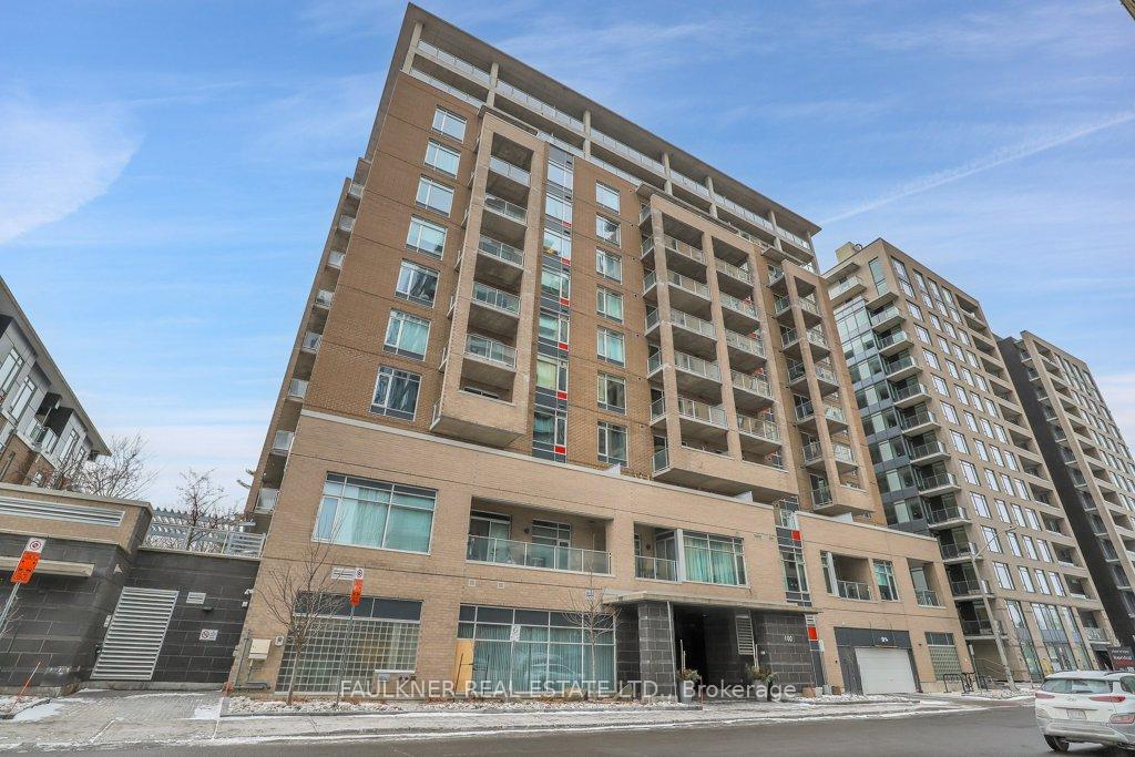 Front of Unit 910, 100 Champagne Avenue S