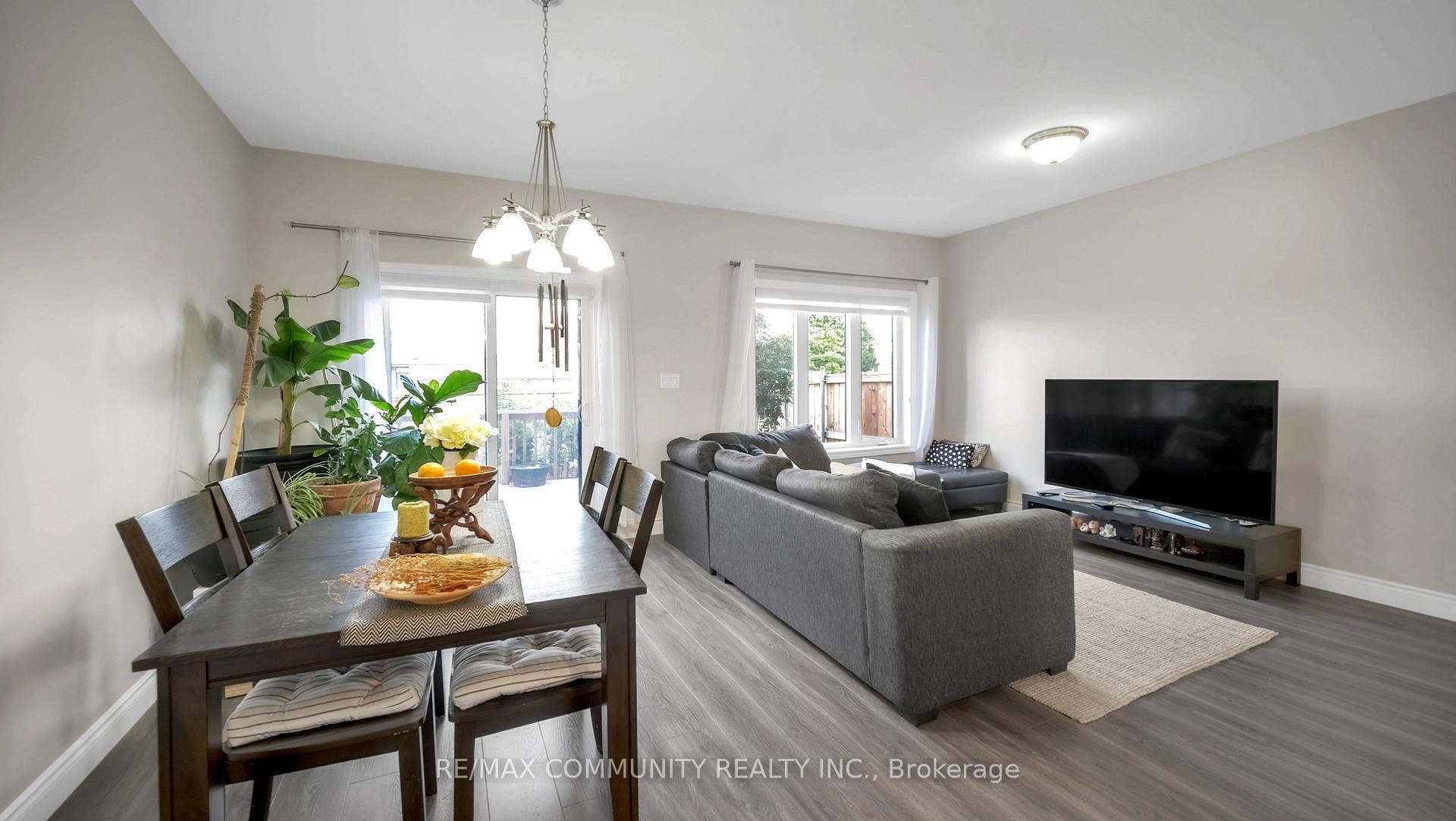 Photo 10 of 5 Primrose Crescent, Belleville, Thurlow Ward — HOMEH