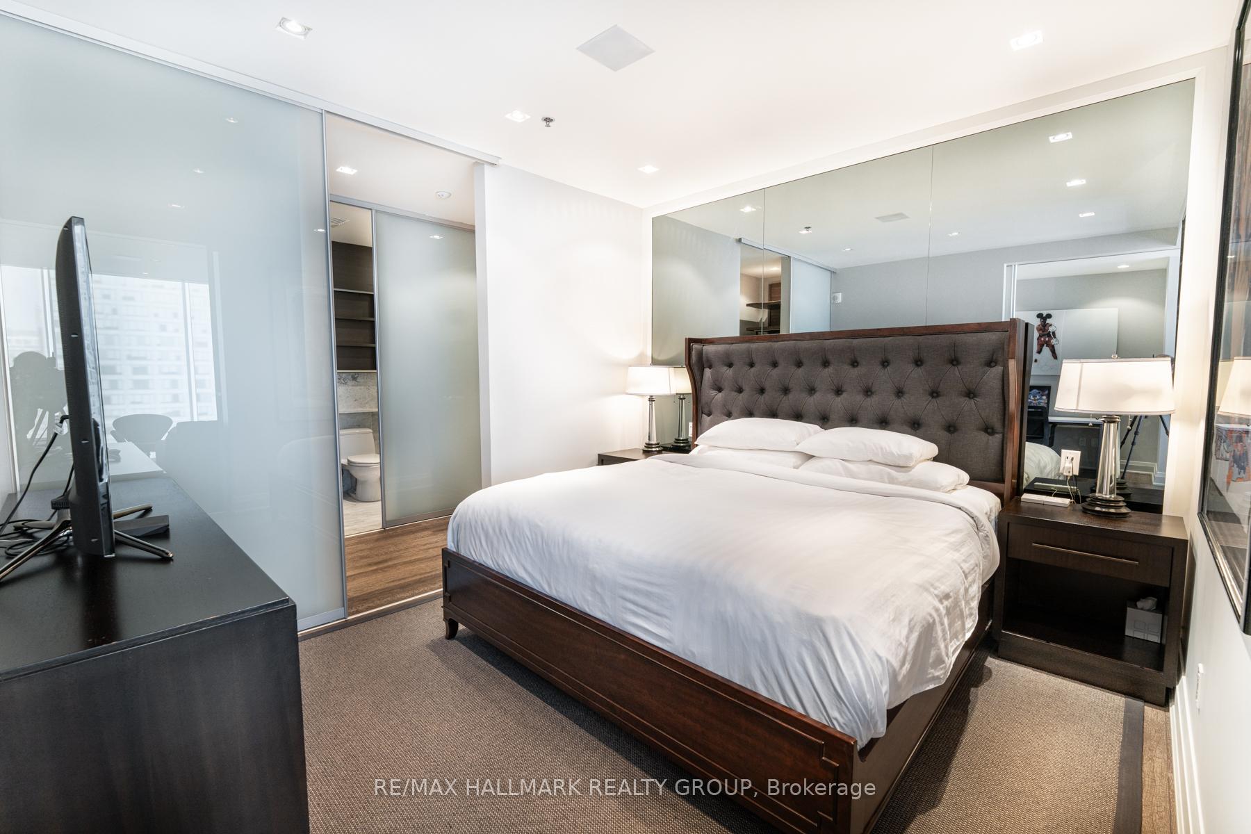 Photo 11 of Unit 1702, 300 Lisgar Street, Ottawa, Ottawa Centre — HOMEH