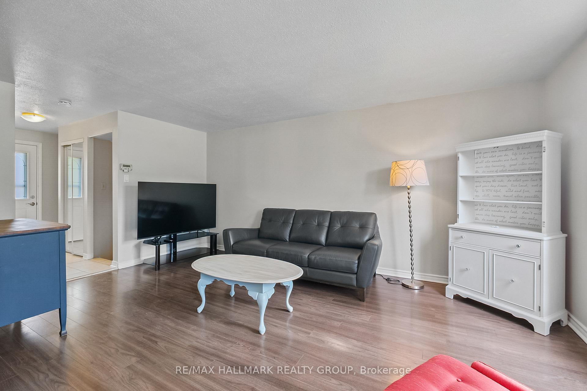 Photo 4 of Unit 9, 1483 Bethamy Lane, Ottawa, Beacon Hill South — HOMEH