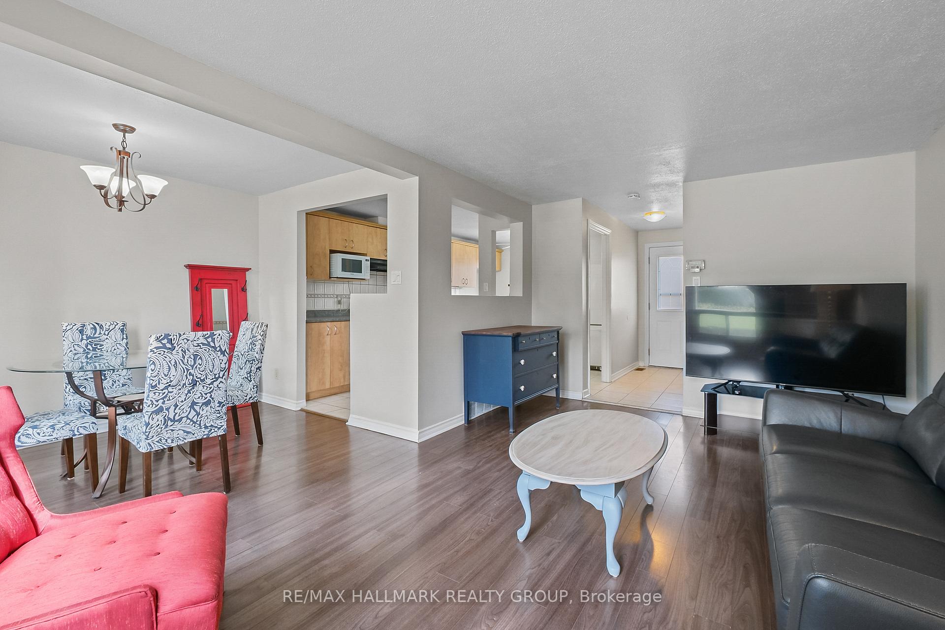 Photo 7 of Unit 9, 1483 Bethamy Lane, Ottawa, Beacon Hill South — HOMEH