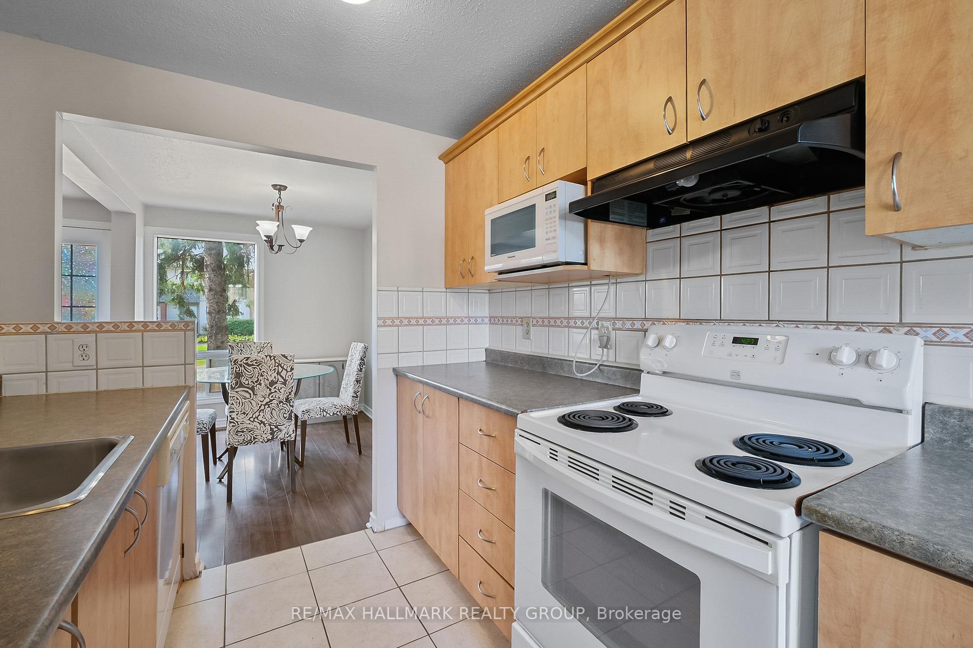 Photo 14 of Unit 9, 1483 Bethamy Lane, Ottawa, Beacon Hill South — HOMEH