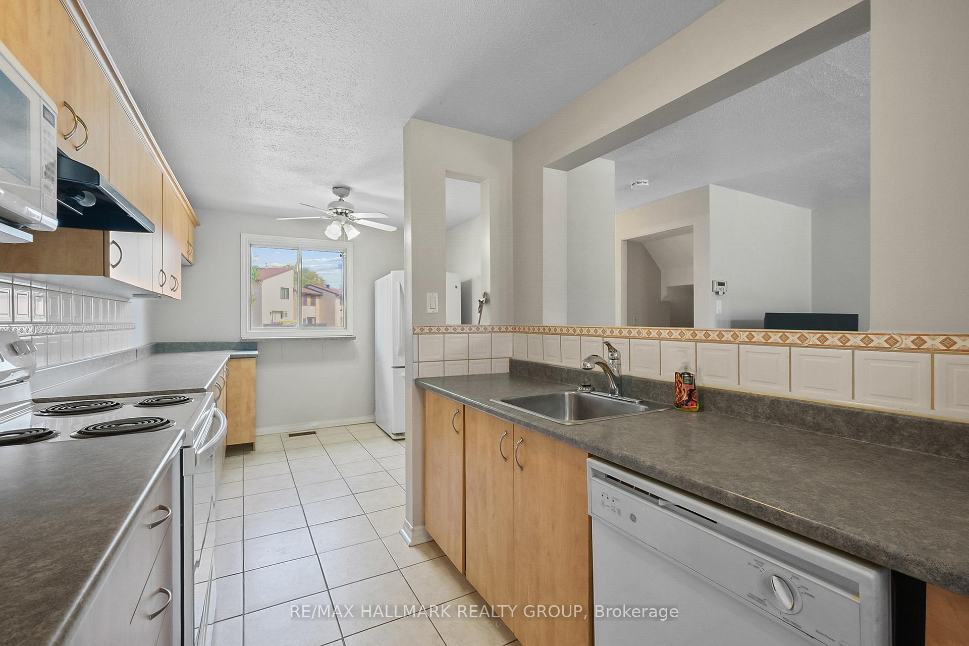 Photo 16 of Unit 9, 1483 Bethamy Lane, Ottawa, Beacon Hill South — HOMEH