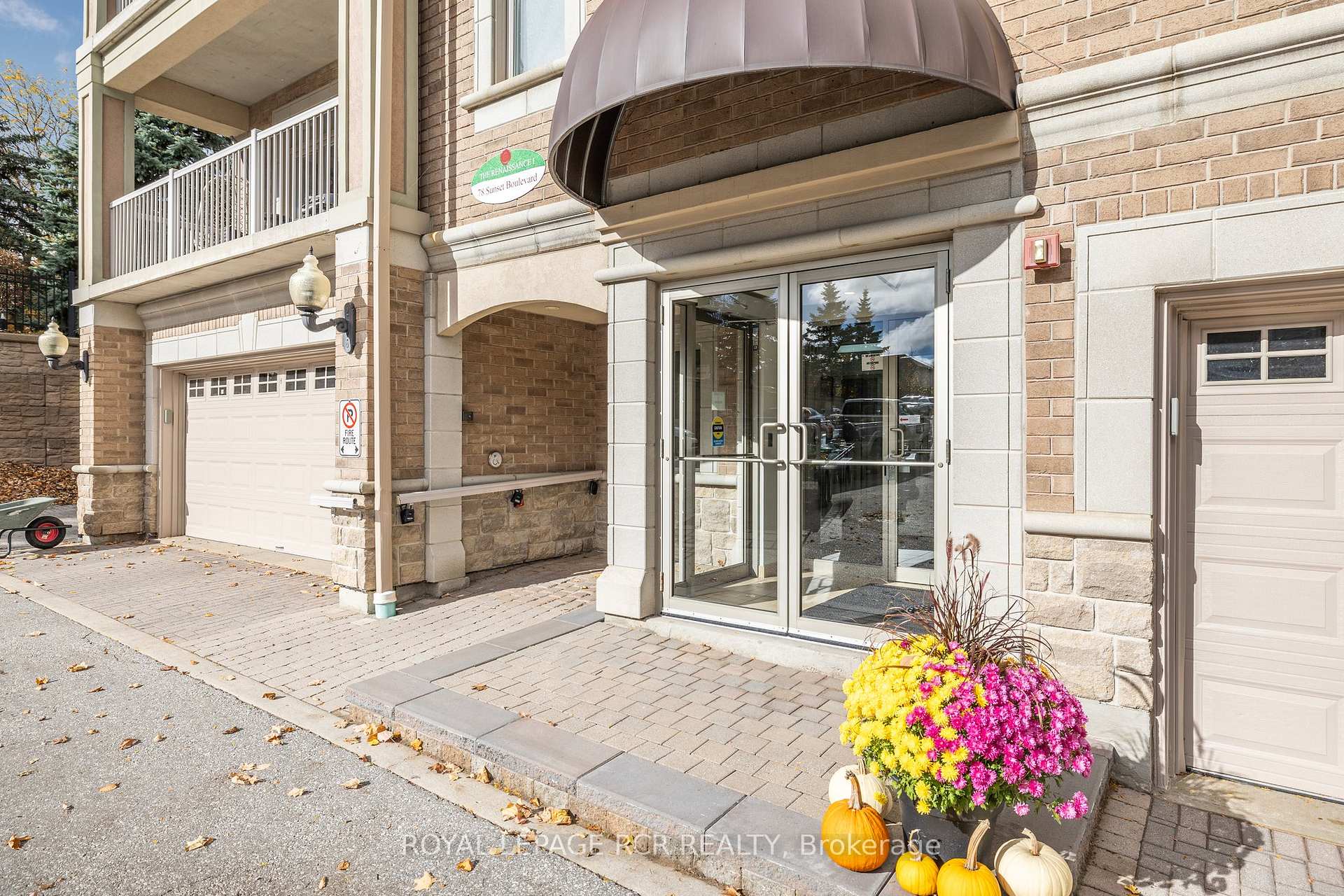 Photo 3 of Unit 207, 78 Sunset Boulevard, New Tecumseth, Alliston — HOMEH