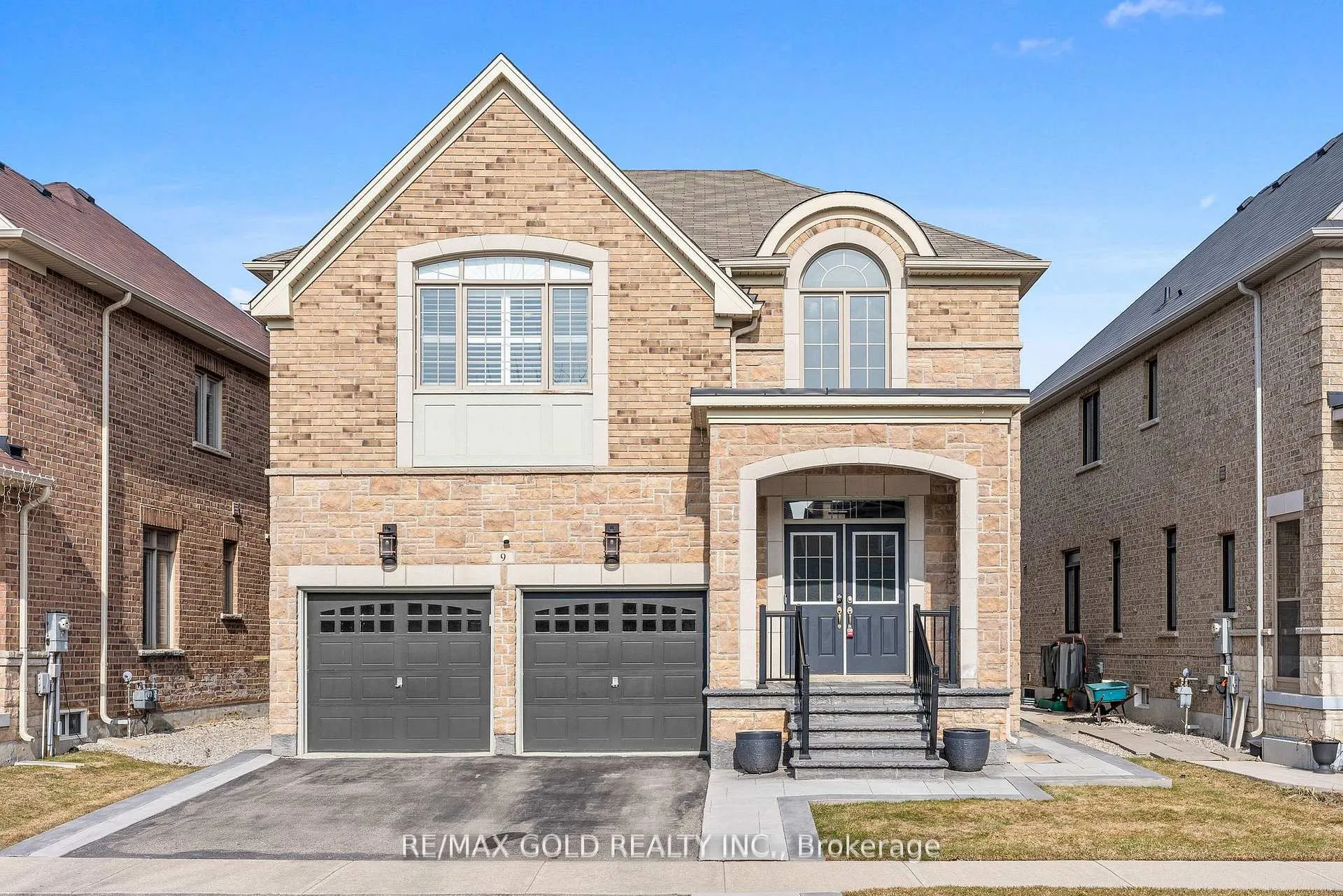 Front of 9 Fringetree Road