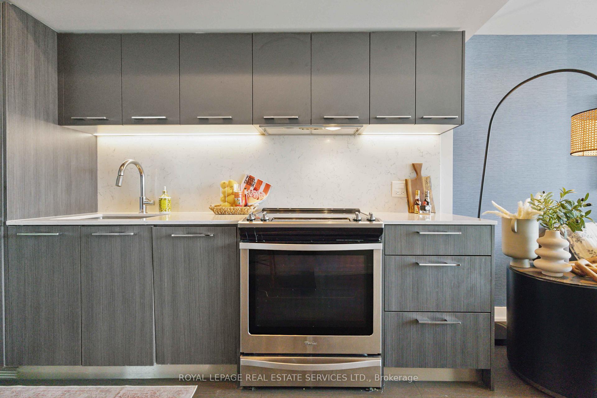 Photo 10 of Unit 810, 25 Baseball Place, Toronto, South Riverdale — HOMEH