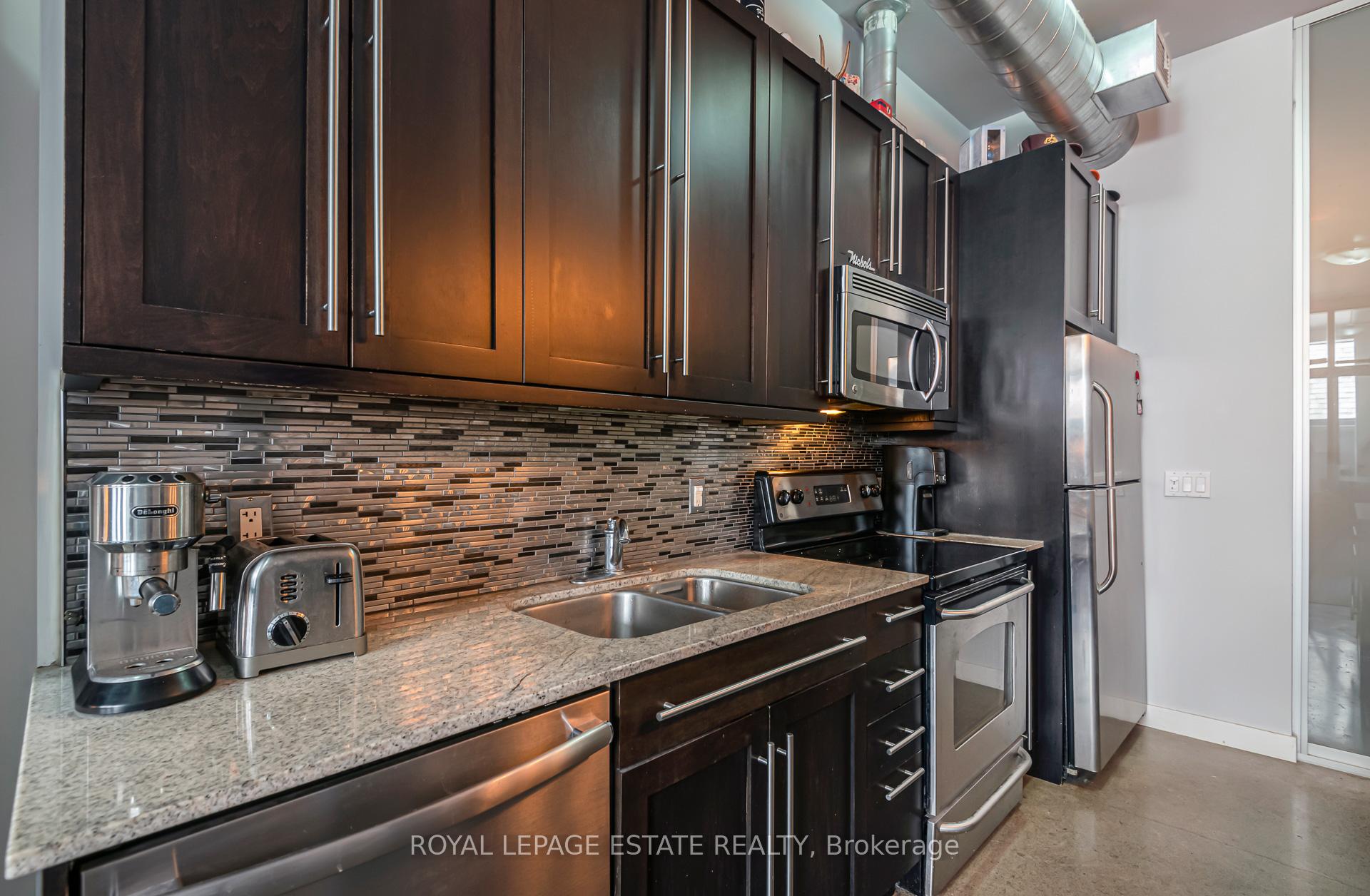 Photo 5 of Unit 206, 952 Kingston Road, Toronto, East End-Danforth — HOMEH